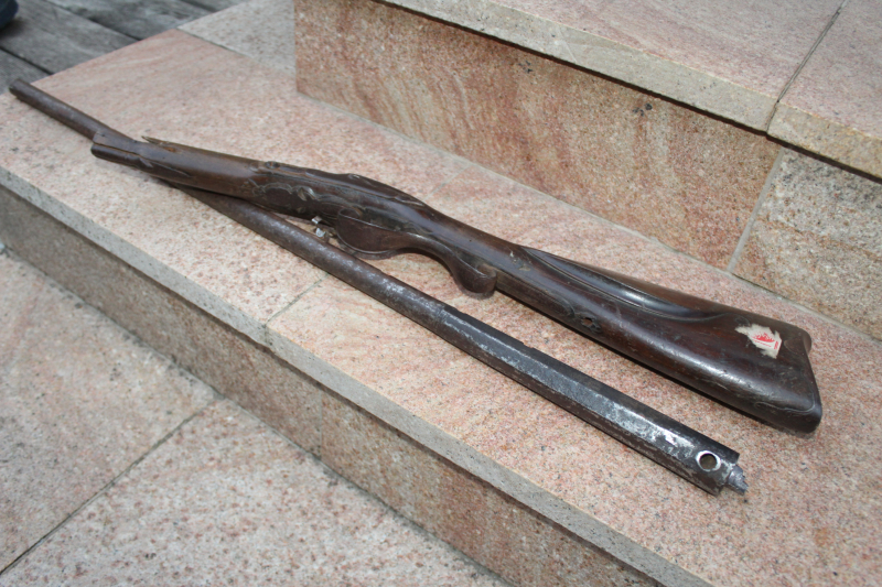 VORDERLADER FLINTE VORDERLADER GEWEHR TEILETRÄGER STEINSCHLOSS ?? SEHR ALT – Bild 2