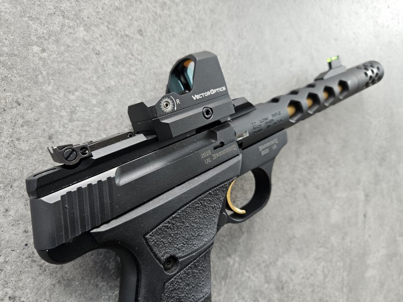 Pistole Browning Buck Mark Plus Vision Black / Gold UFX im Kaliber .22lr mit Vector Optics Red Dot – Bild 3