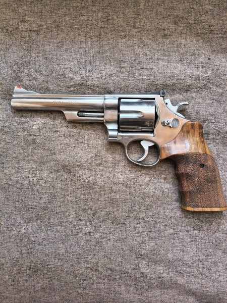 Smith and Wesson 629 .44 Magnum 6" Stainless – Bild 2