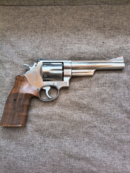 Smith and Wesson 629 .44 Magnum 6" Stainless – Bild 1