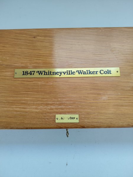Whitneyville Walker Colt 1847 – Sammlerset im Holzkasten – Limitierte Serie (276/999) – Bild 2