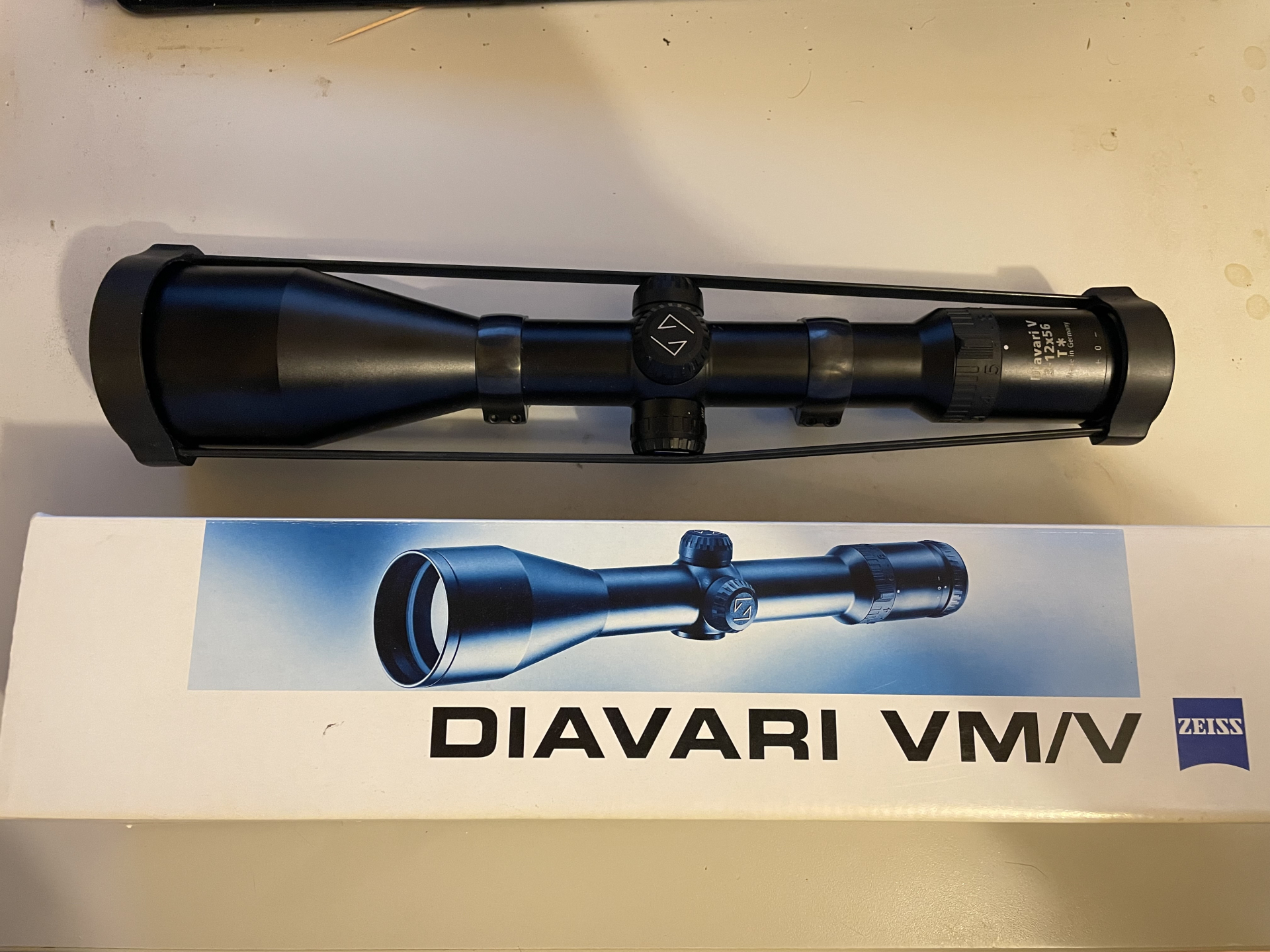 Zeiss Diavari V 3-12x56 Abs. 4 Leuchtkreuz Spitzenfernglas + OVP+ EAW Oberteile 30 mm – Bild 1