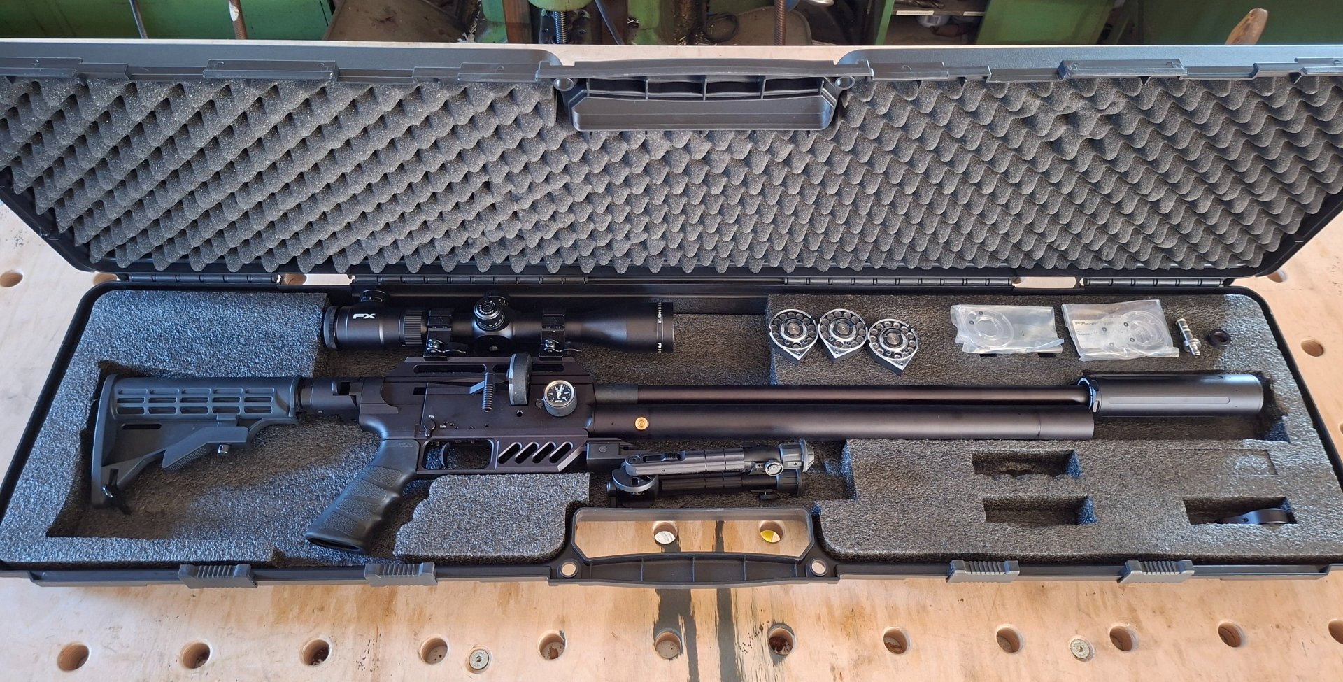 FX Dreamline Tactical mit Klappschaft - Cal. 7,62 mm und viel Zubehör. – Bild 4