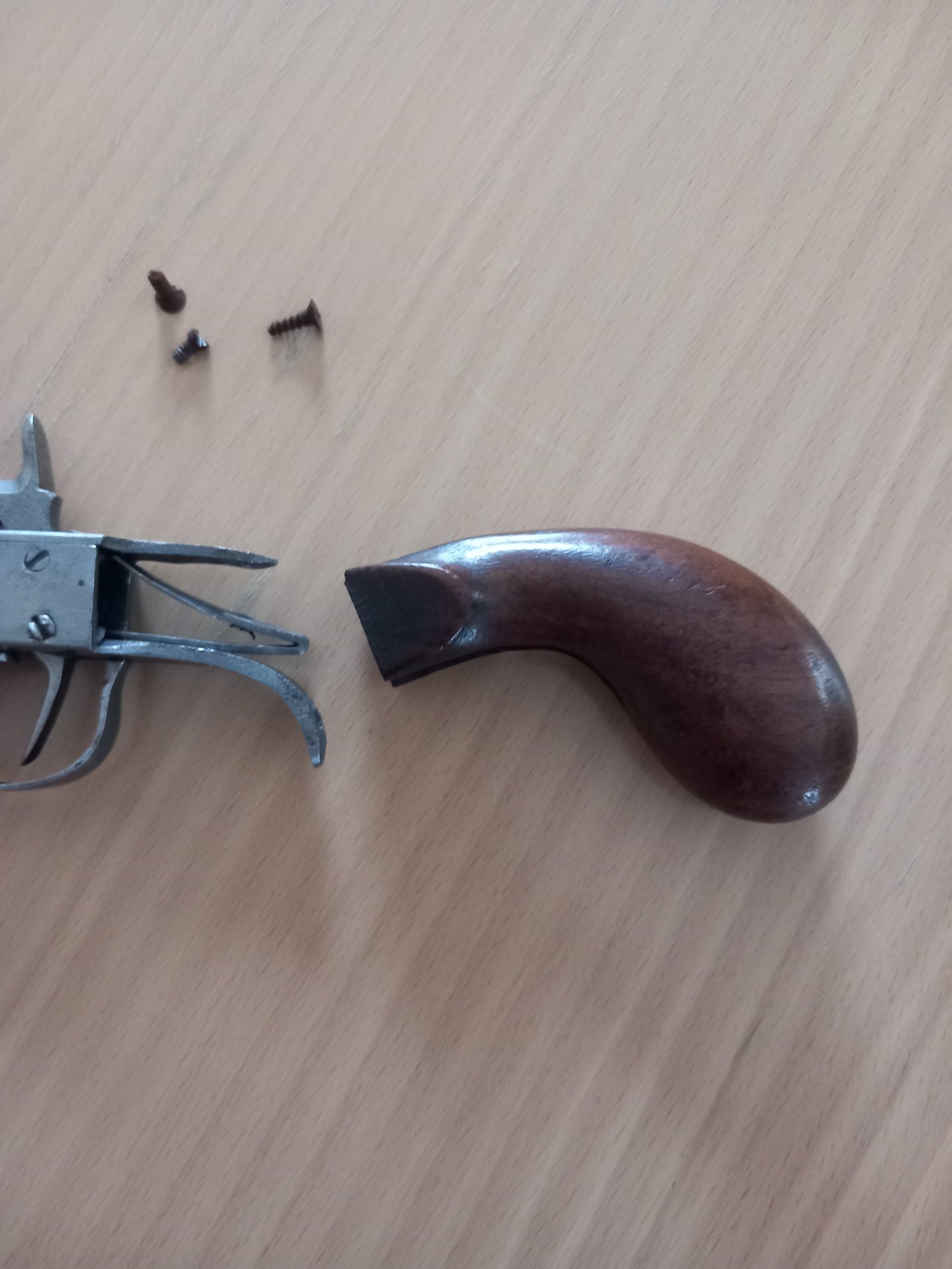 Pistolet de voyage – obrázek 5
