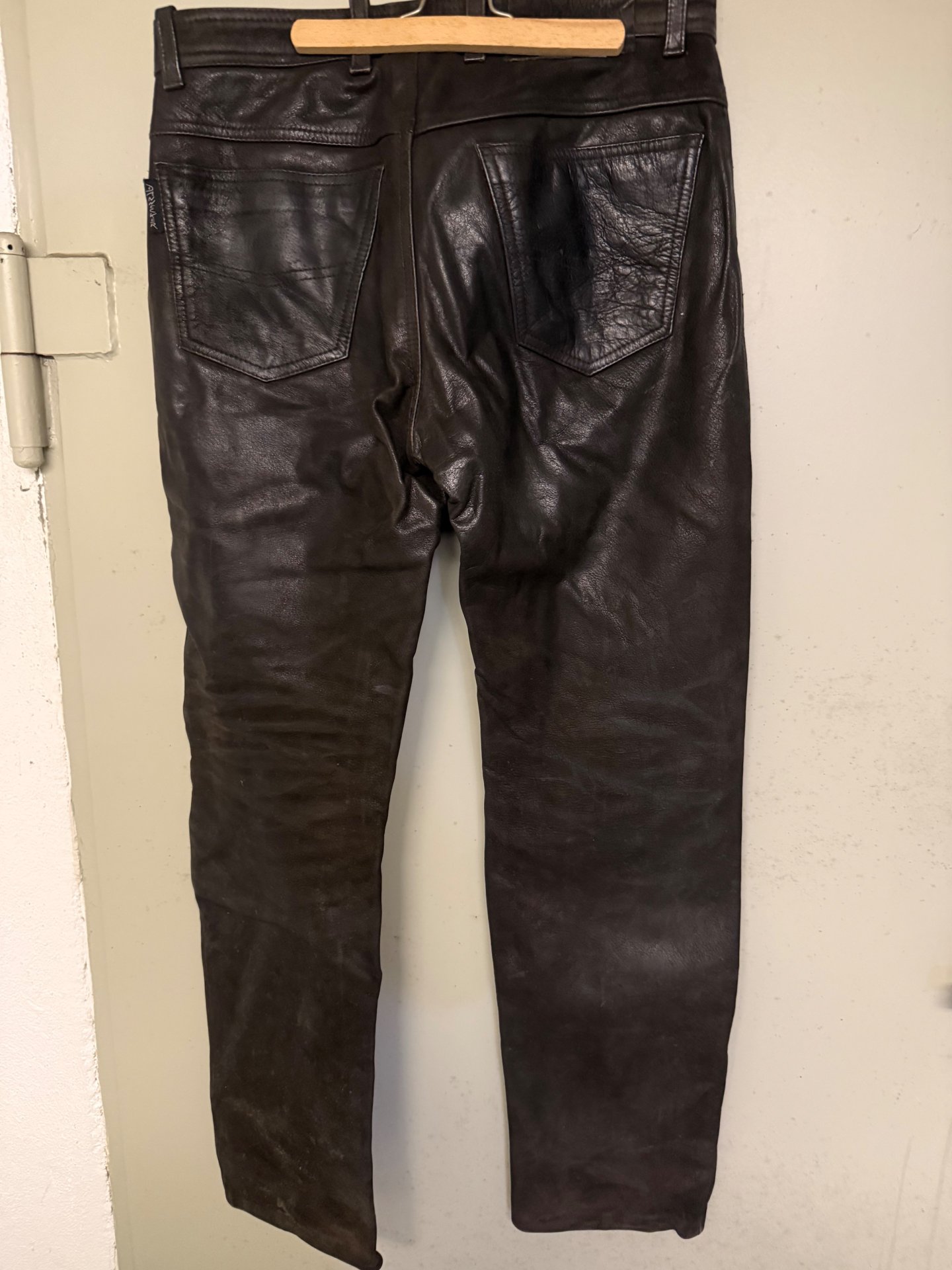 Lederhose, dunkelbraun von Dannecker, Gr. 34(50) – Bild 2
