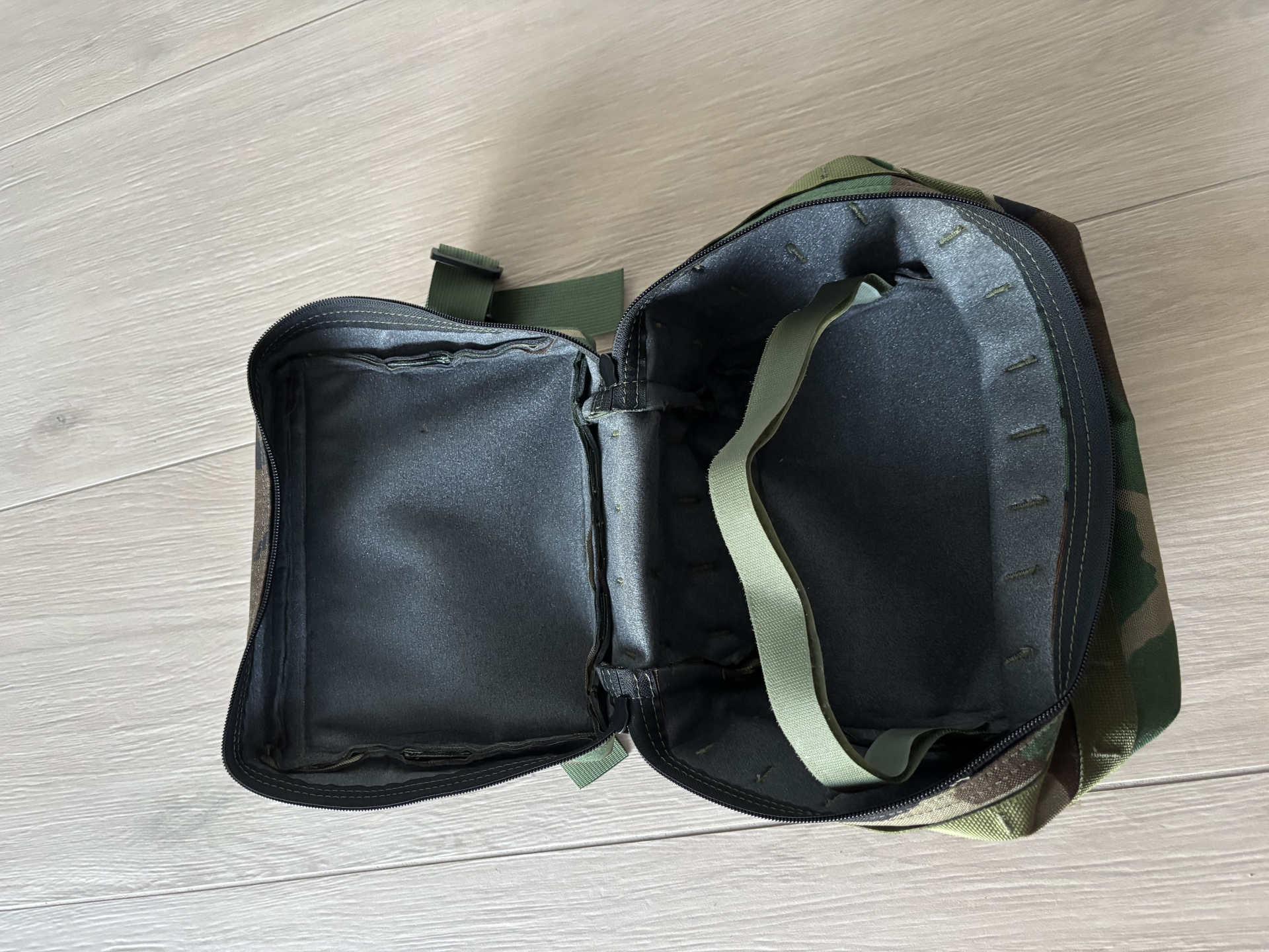 Taktische Mehrzwecktasche / Umhängetasche, US Woodland Camo – Bild 2