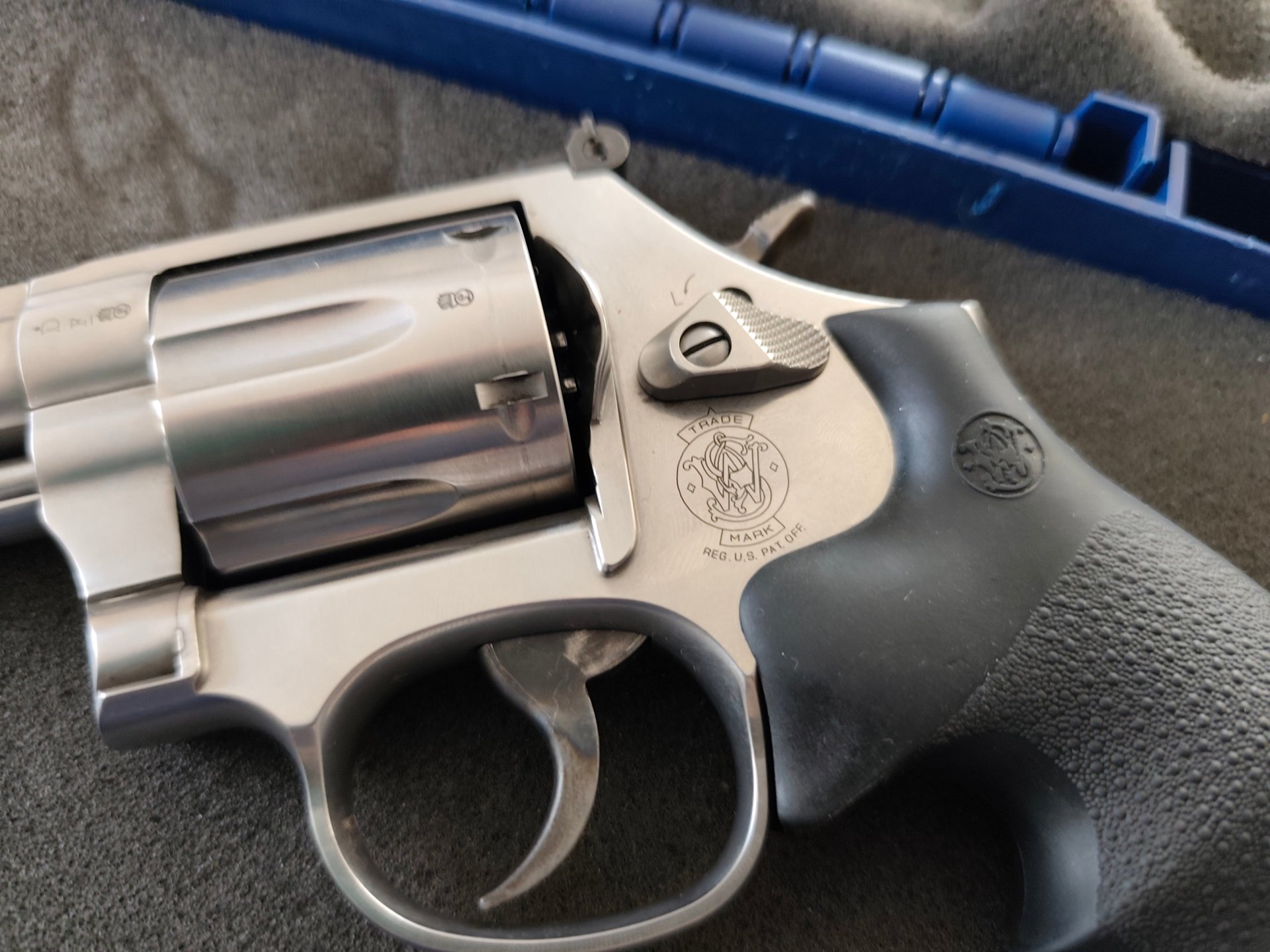 Smith & Wesson Revolver 686 Kaliber 357 Magnum plus Sportvisier und getunten Abzug – Bild 5