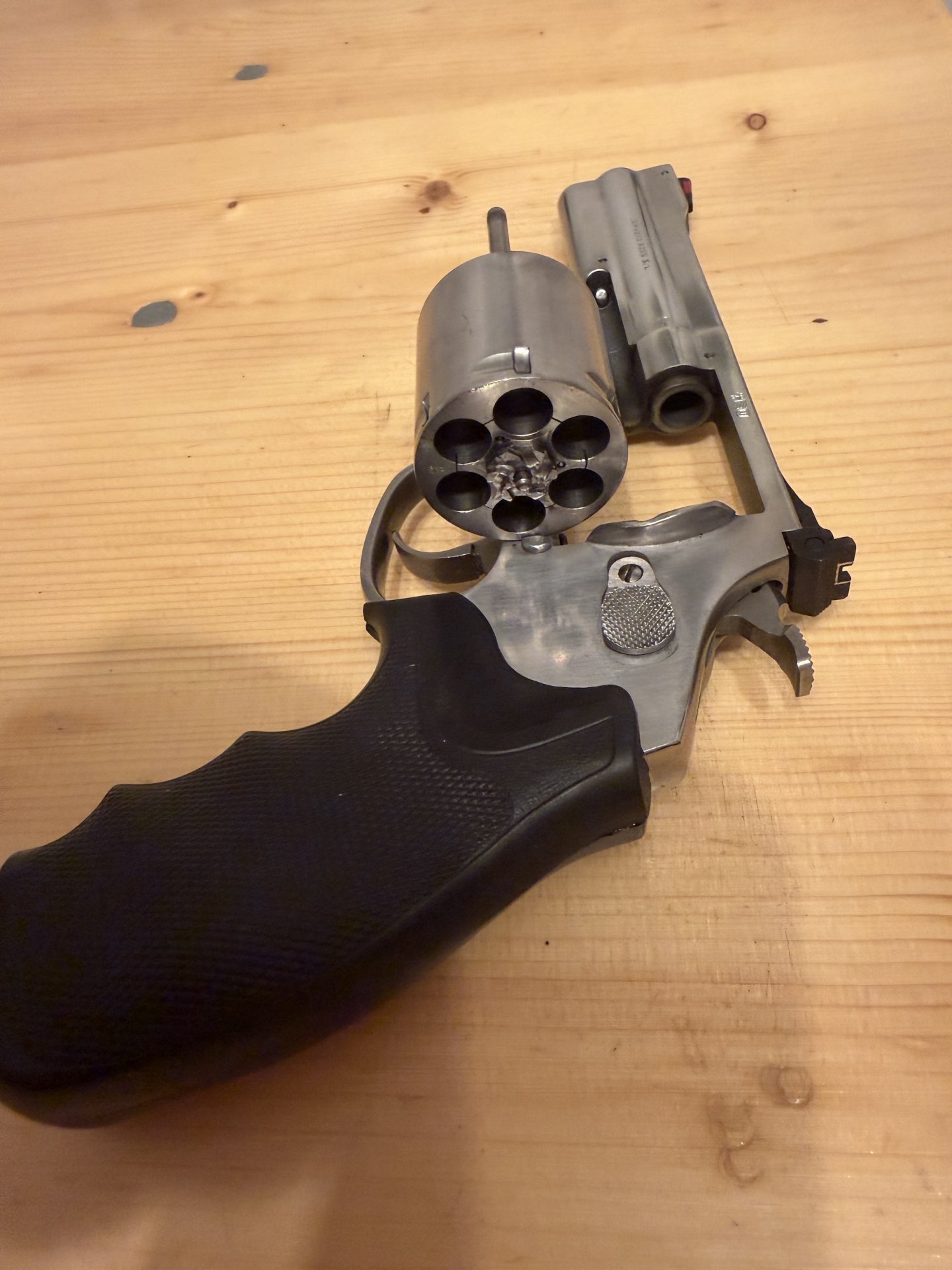Revolver .357 mag 4 Zoll Lauf Rossi – Bild 2