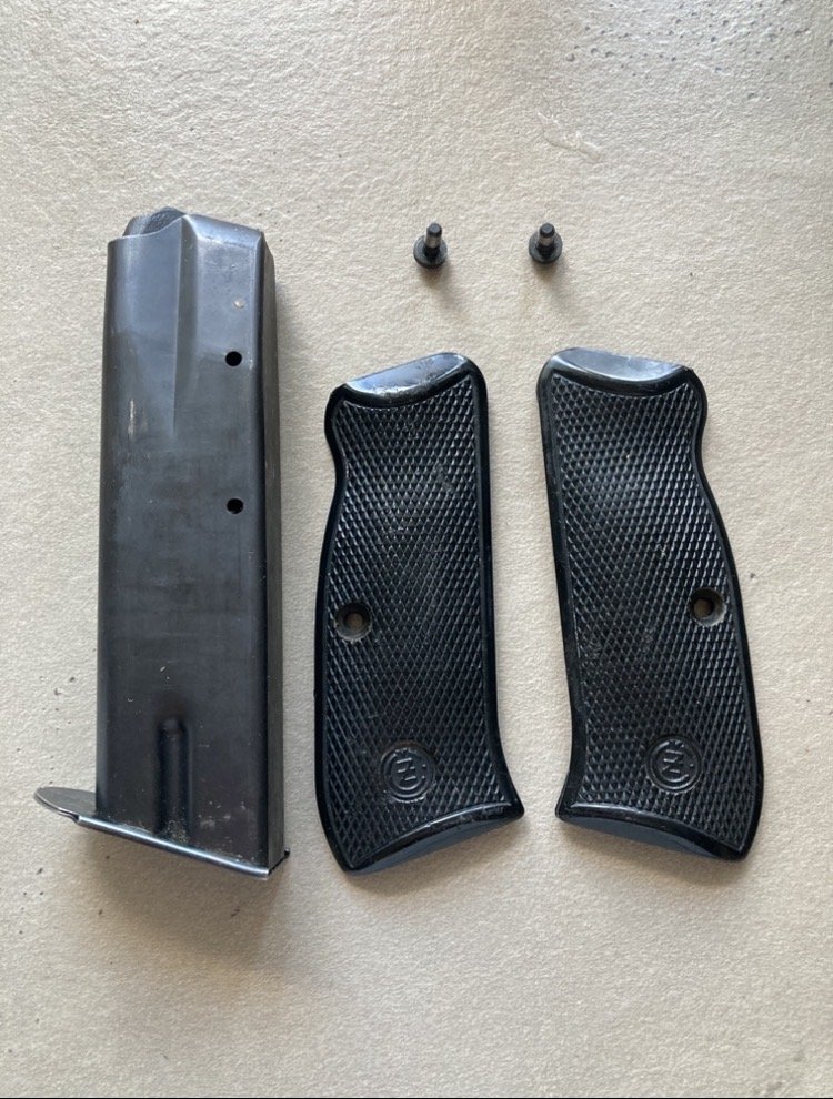 Pistole CZ 75 Kal. 9 Luger Magazin + Griffschalen im Set – Bild 1
