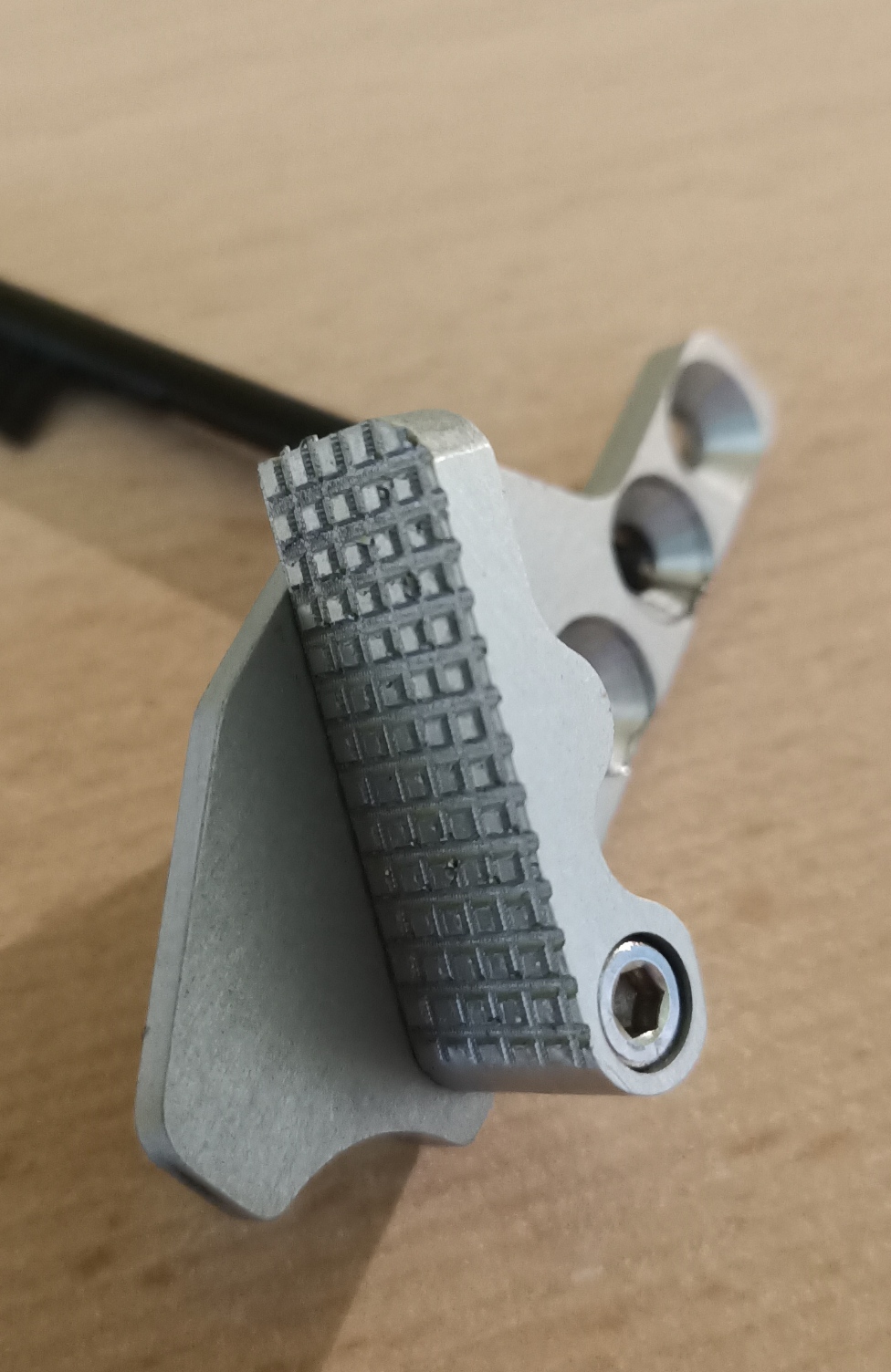 Daumenauflage Pistole Einstellbar von Double Alpha Academy – Bild 1
