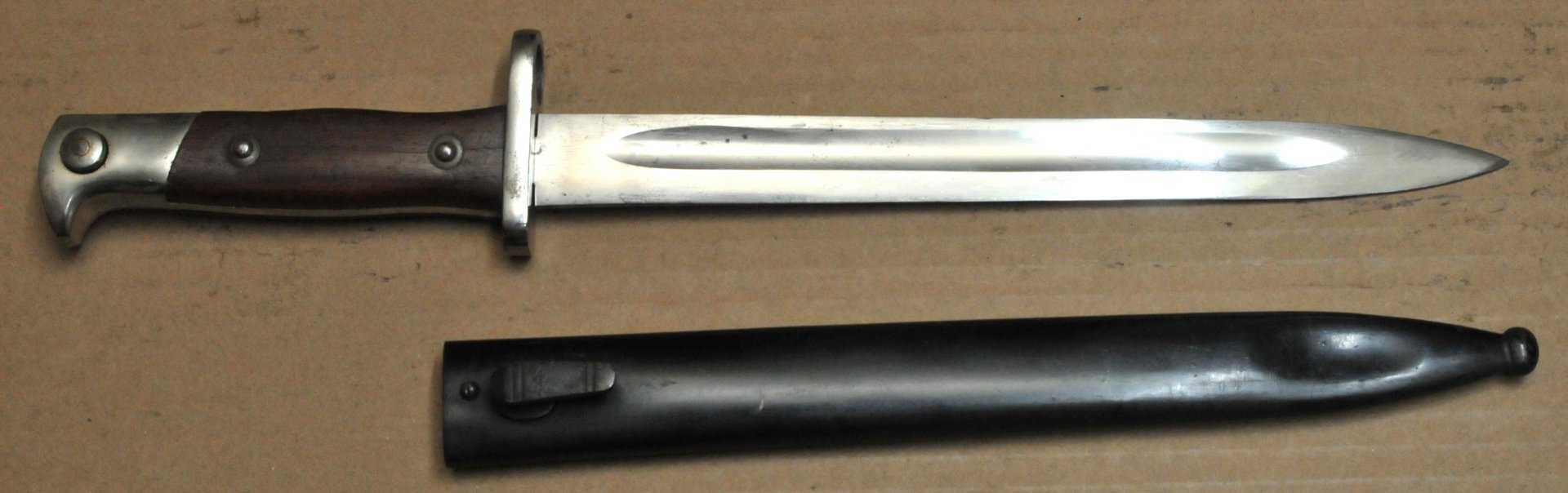 71/84 Eigentum Bajonett – Bild 1