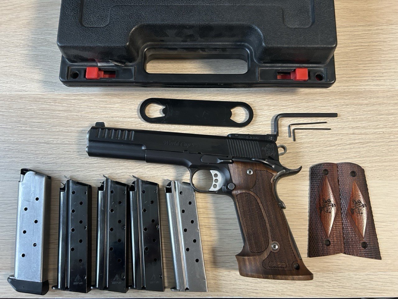 Sportpistole Nowlin World Cup PPC, Kaliber 9 mm Luger, mit Nillgriff u. Aristocrat-Visierung, 1911er – Bild 3