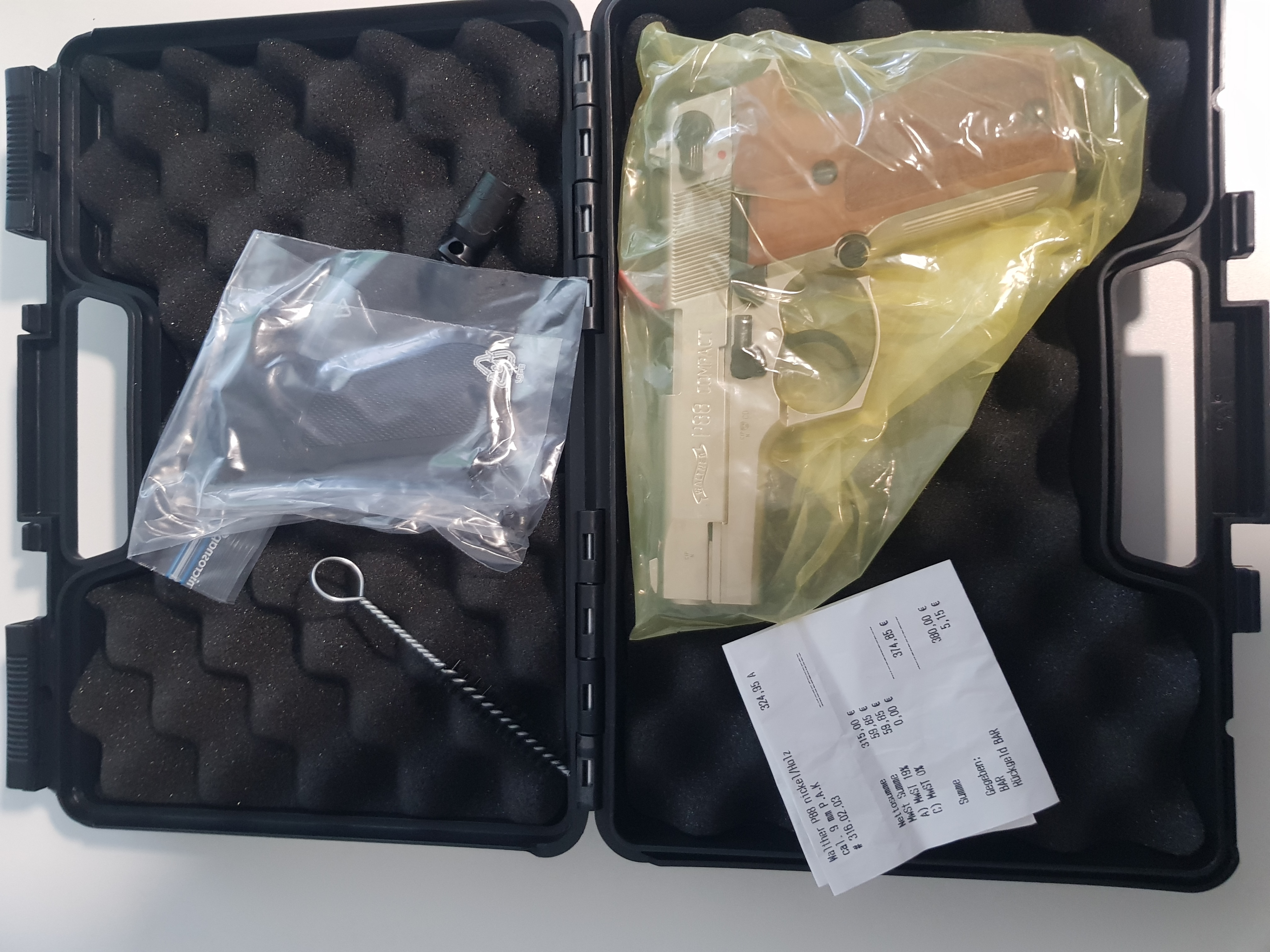 Walther P88 9 mm P.A.K., Nickel-Finish, Holzgriffschalen + org. Kunststoffschalen und Extras *NEU* – Bild 2