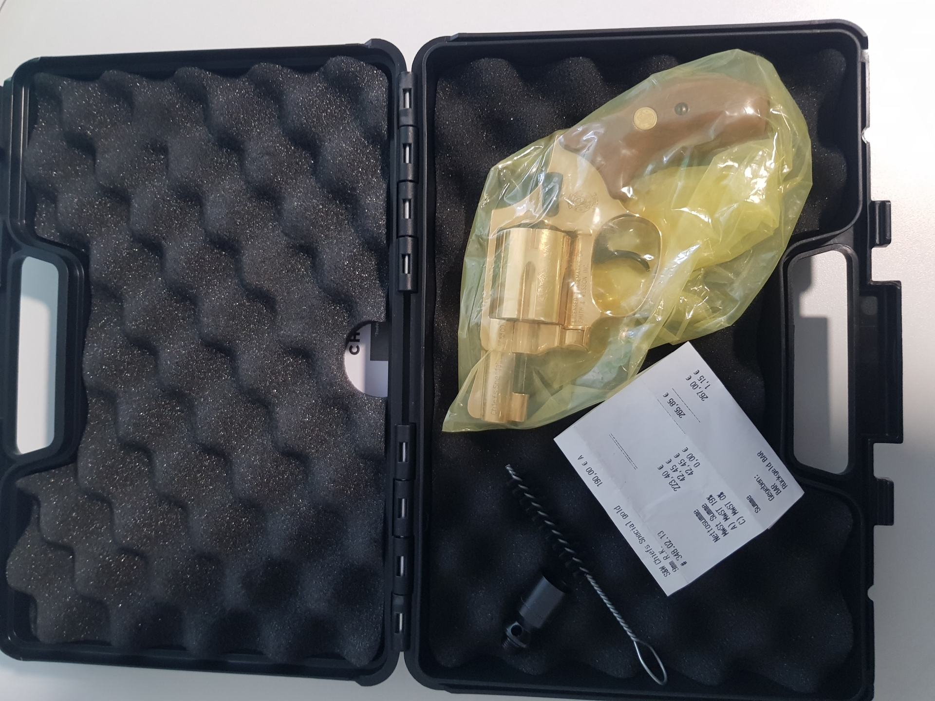 Smith & Wesson Chiefs Special inkl.Zubehör" 9 mm R.K.,vergoldet, Holzgriffschalen + Extras * NEU&OVP – Bild 2