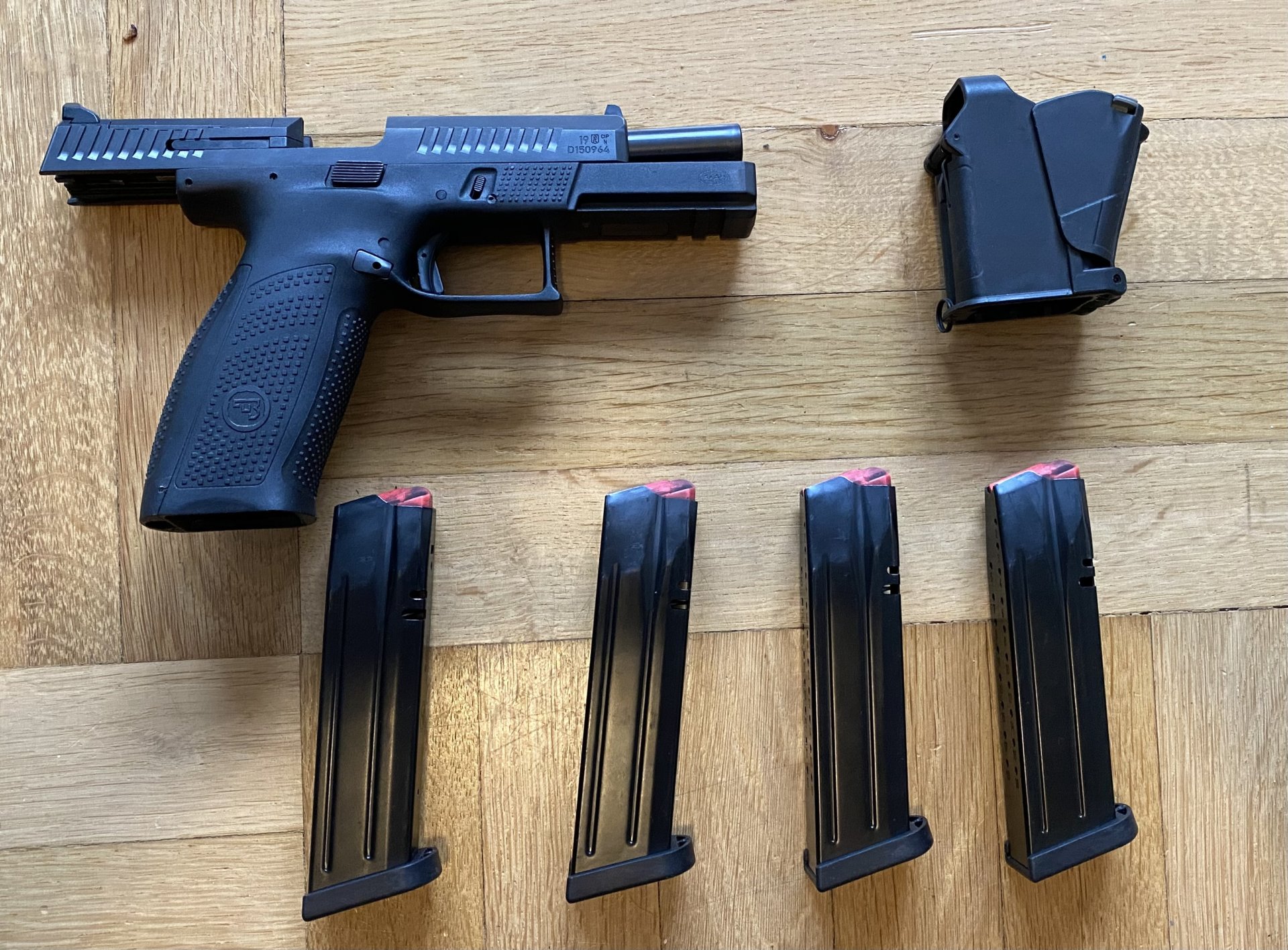 CZ P10 F OR 9mm (inkl. Gürtel, Holster, 4 Magazinen und mehr) – Bild 1