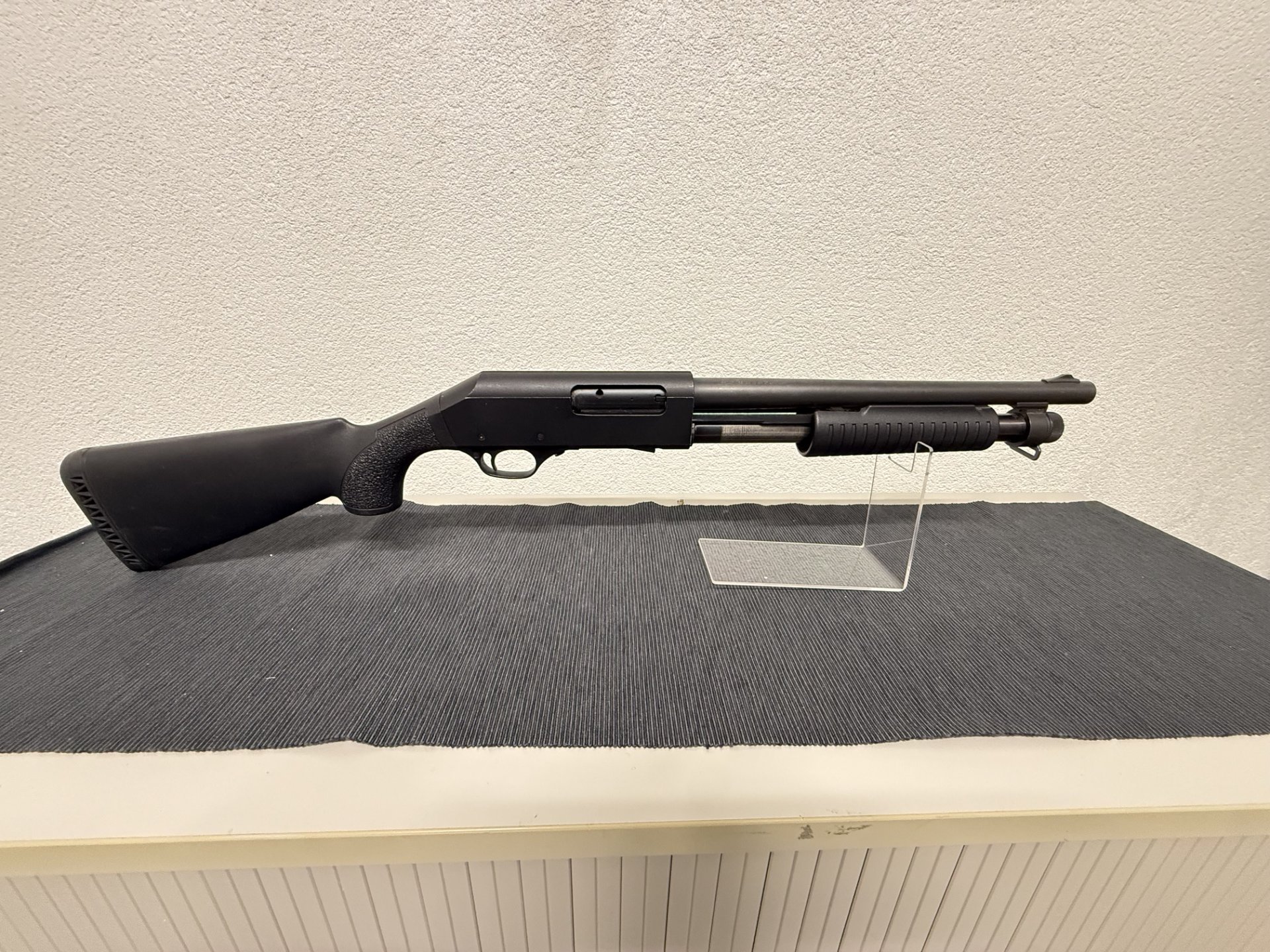 Fabarm Vorderschaftrepetierflinte Pumpgun Kaliber 12/76 – Bild 1