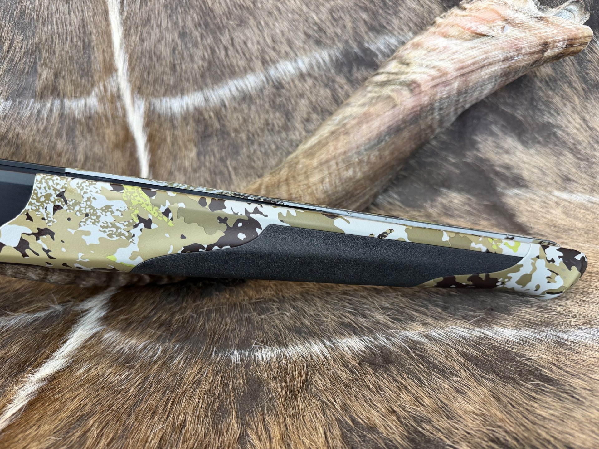 Blaser R8 Ultimate Huntec Camo Schaft mit System LINKS WAFFEN FLÜHR ANSBACH – Bild 3
