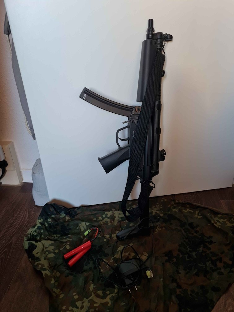 MP5 mit Akku und Ladegerä – immagine 1