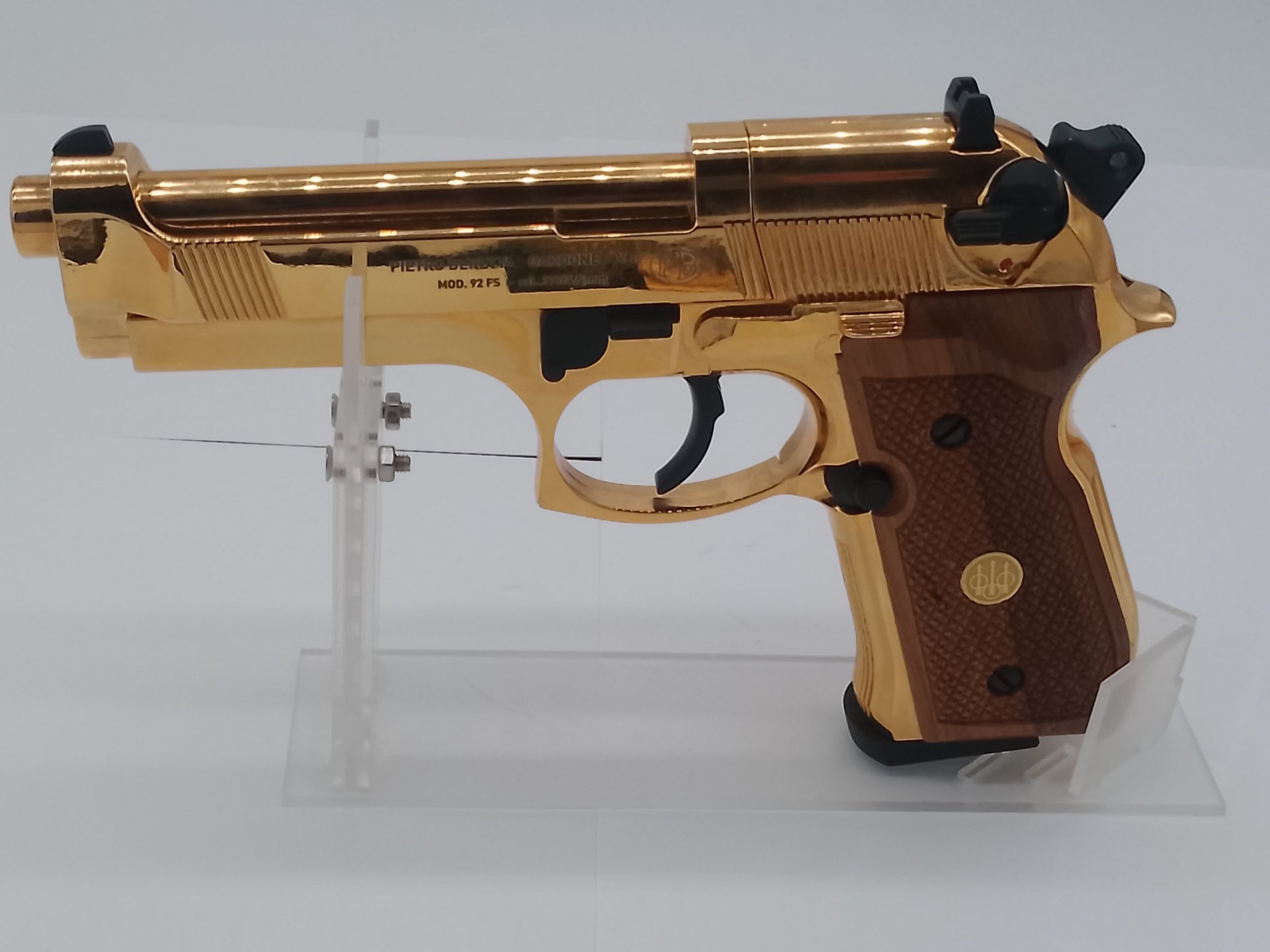 Beretta Mod.92 FS, 24 Karat Gold-Finish mit Echtholzgriffschalen – Bild 1
