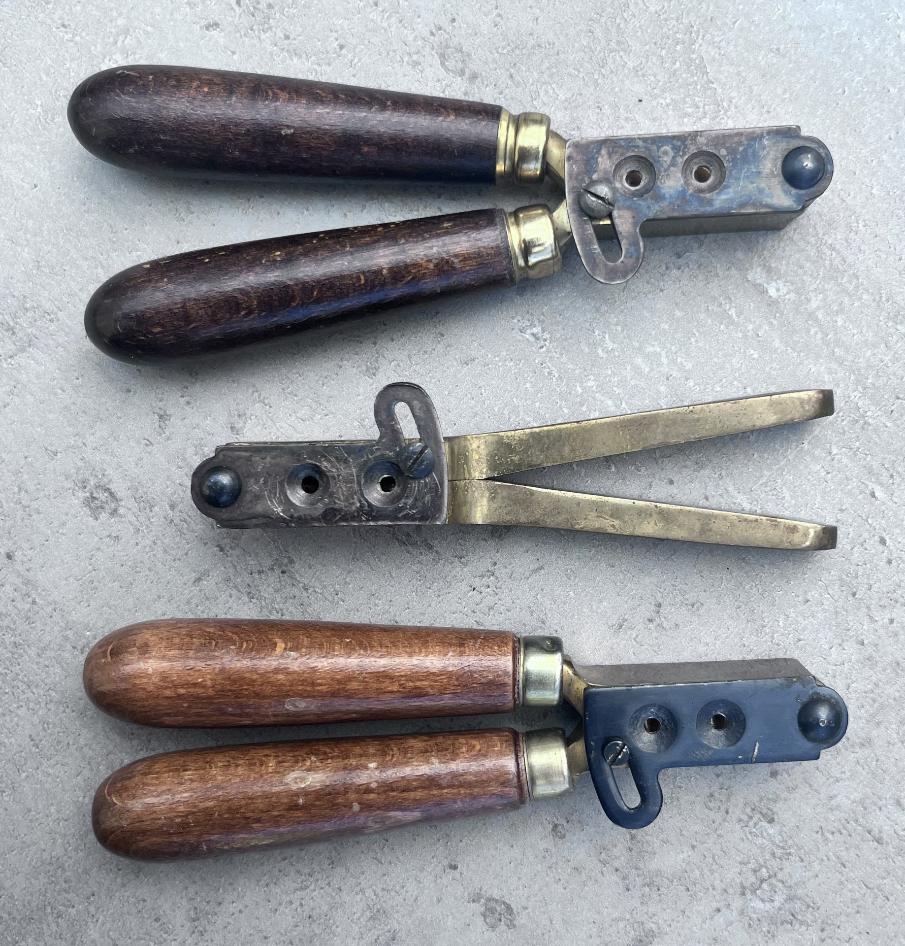3 antike Kugelzangen – Bild 1