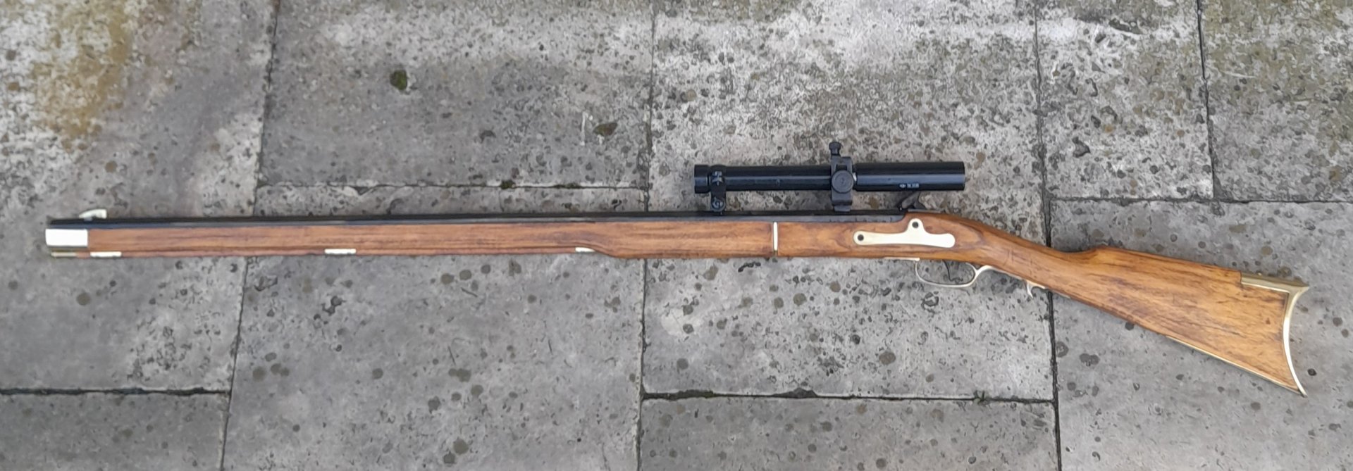 Kentucky Percussions Gewehr Kal. 45 mit Zielfernrohr – Bild 2