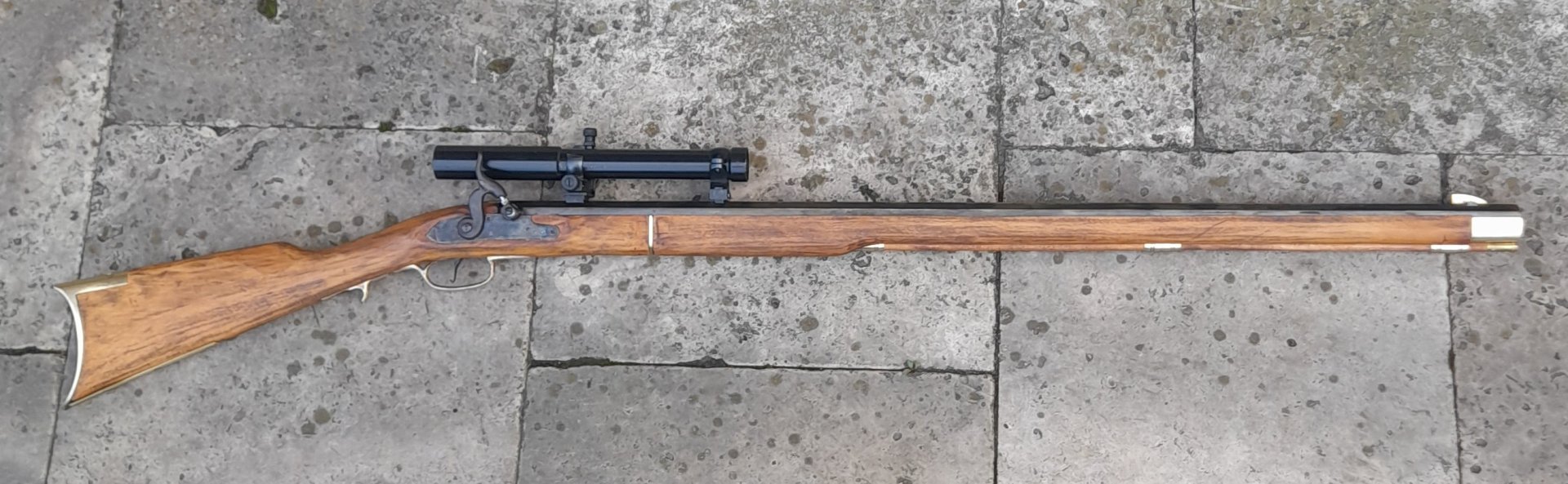 Kentucky Percussions Gewehr Kal. 45 mit Zielfernrohr – Bild 1