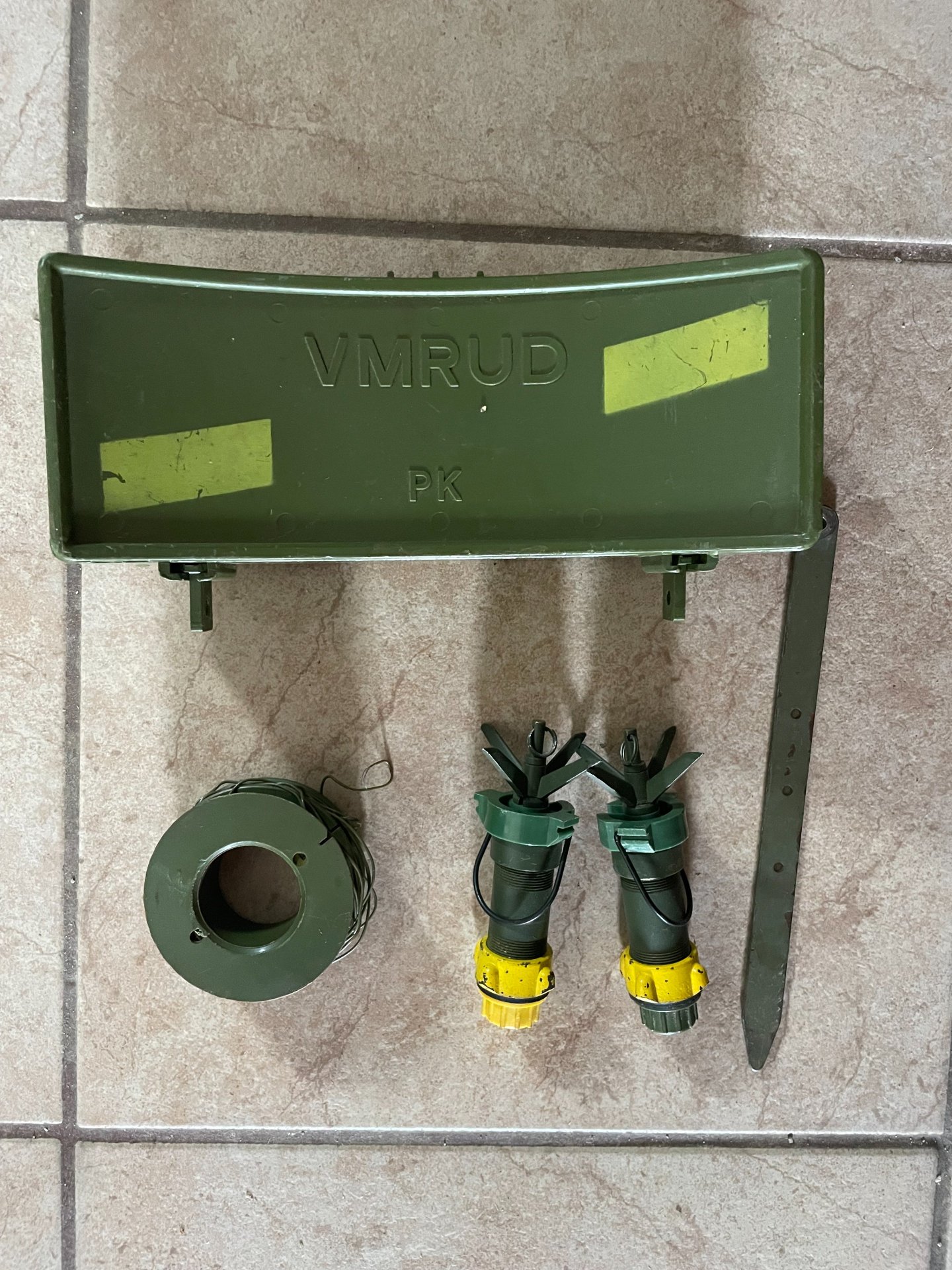Jugoslawische Übungs-Antipersonenmine VMRUD mit Zünder (ähnlich Claymore) – Bild 2