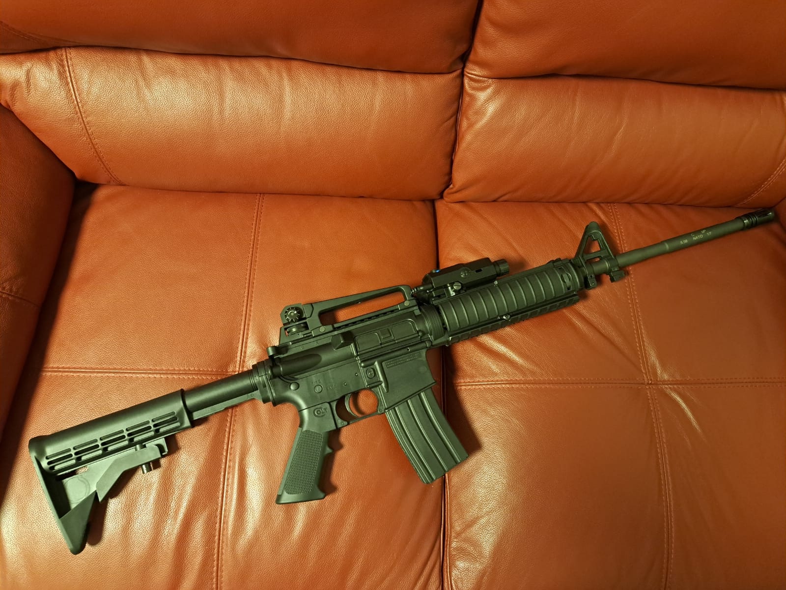 Colt M4 Carbine Luftgewehr 4,5 mm Umarex AR-15 AR15 mit Tragegriff LLM Dummy Dekomunition M16 M4A1 – Bild 2