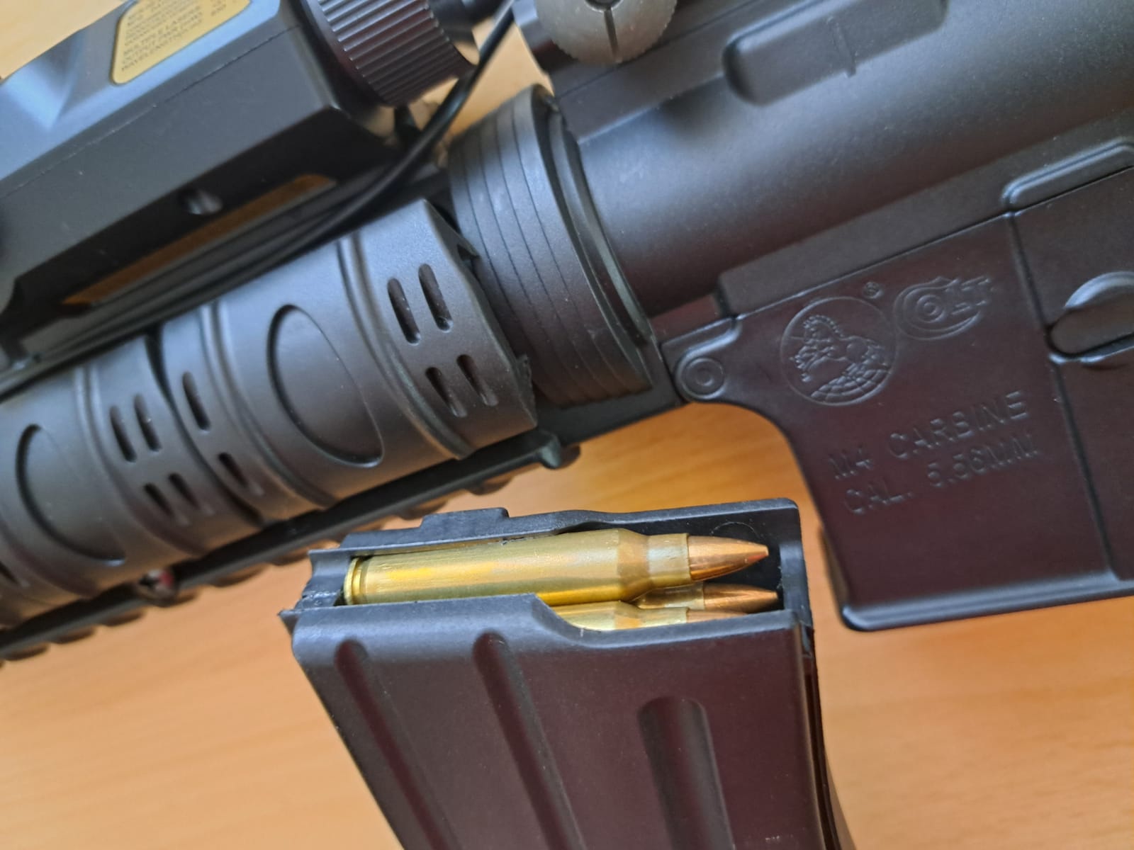 Colt M4 Carbine Luftgewehr 4,5 mm Umarex AR-15 AR15 mit Tragegriff LLM Dummy Dekomunition M16 M4A1 – Bild 5