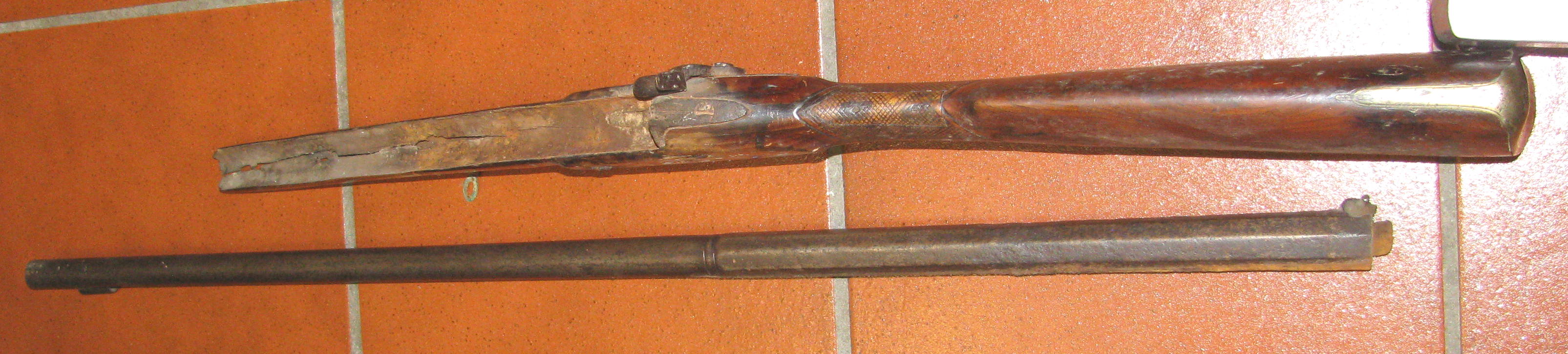 Altes Perkussion Vorderlader Gewehr, in schlechten Zustand – Bild 3