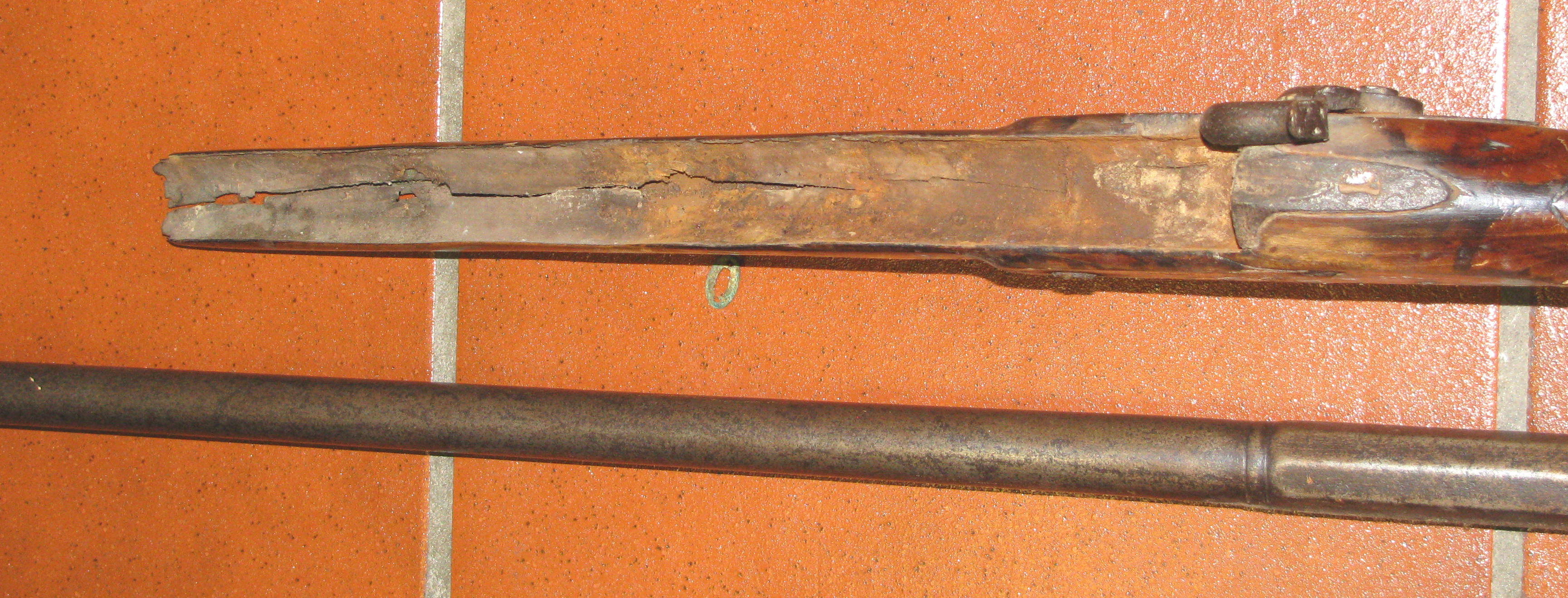 Altes Perkussion Vorderlader Gewehr, in schlechten Zustand – Bild 4