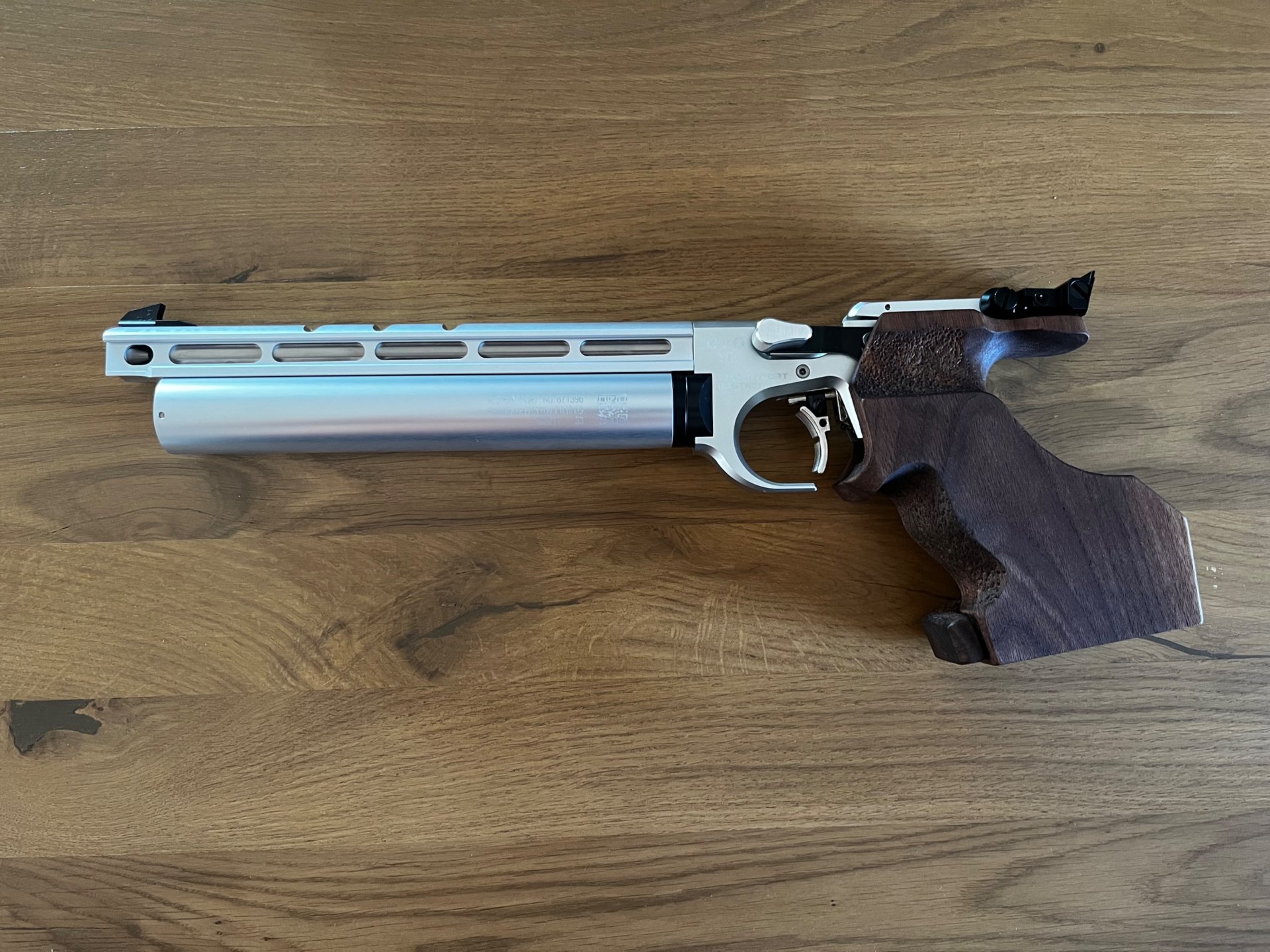 Steyr Evo 10 Matchpistole / Silber / 4,5mm / Gr. L / Rechtshänder – Bild 3