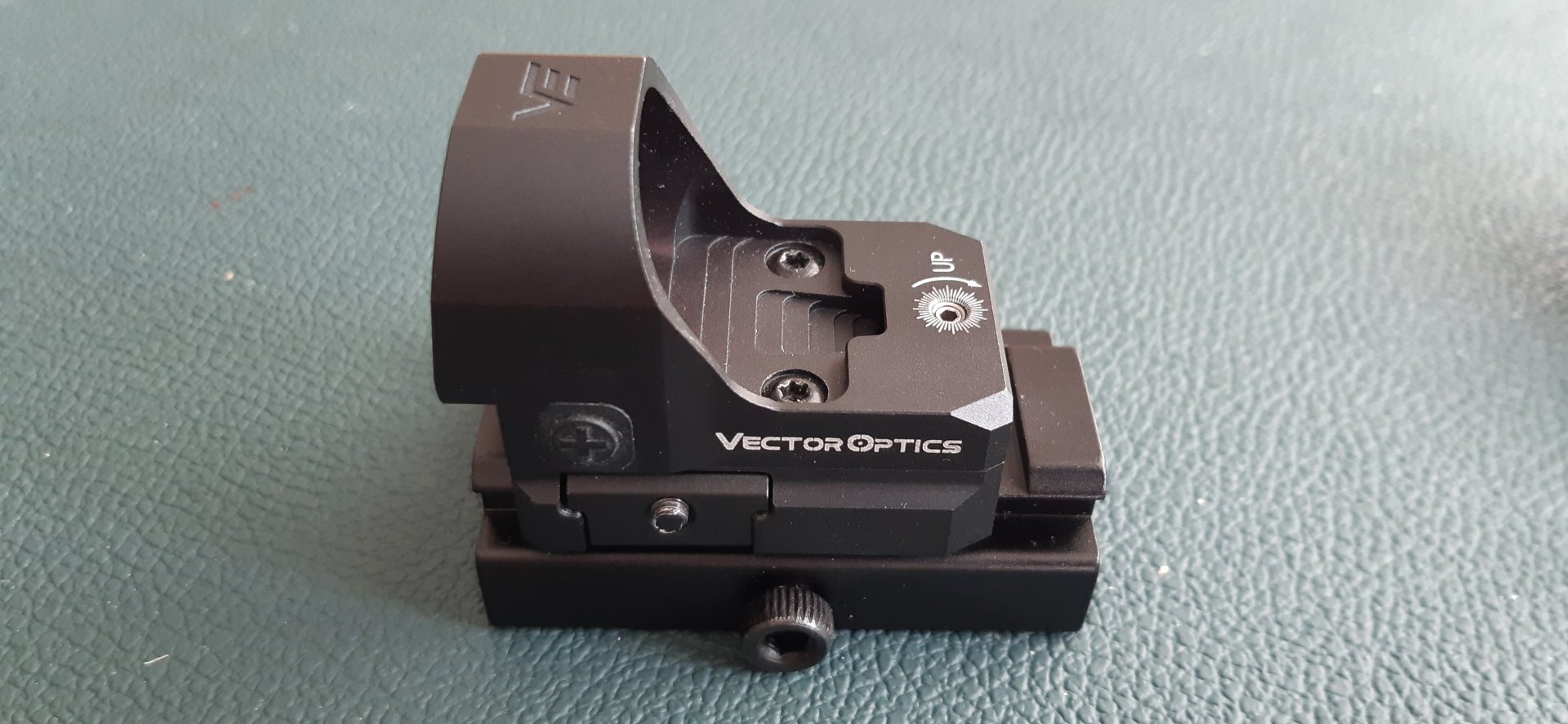 Vector Optics Red Dot mit Schnellspann Montagne f. Picatinny/Weaver – Bild 1
