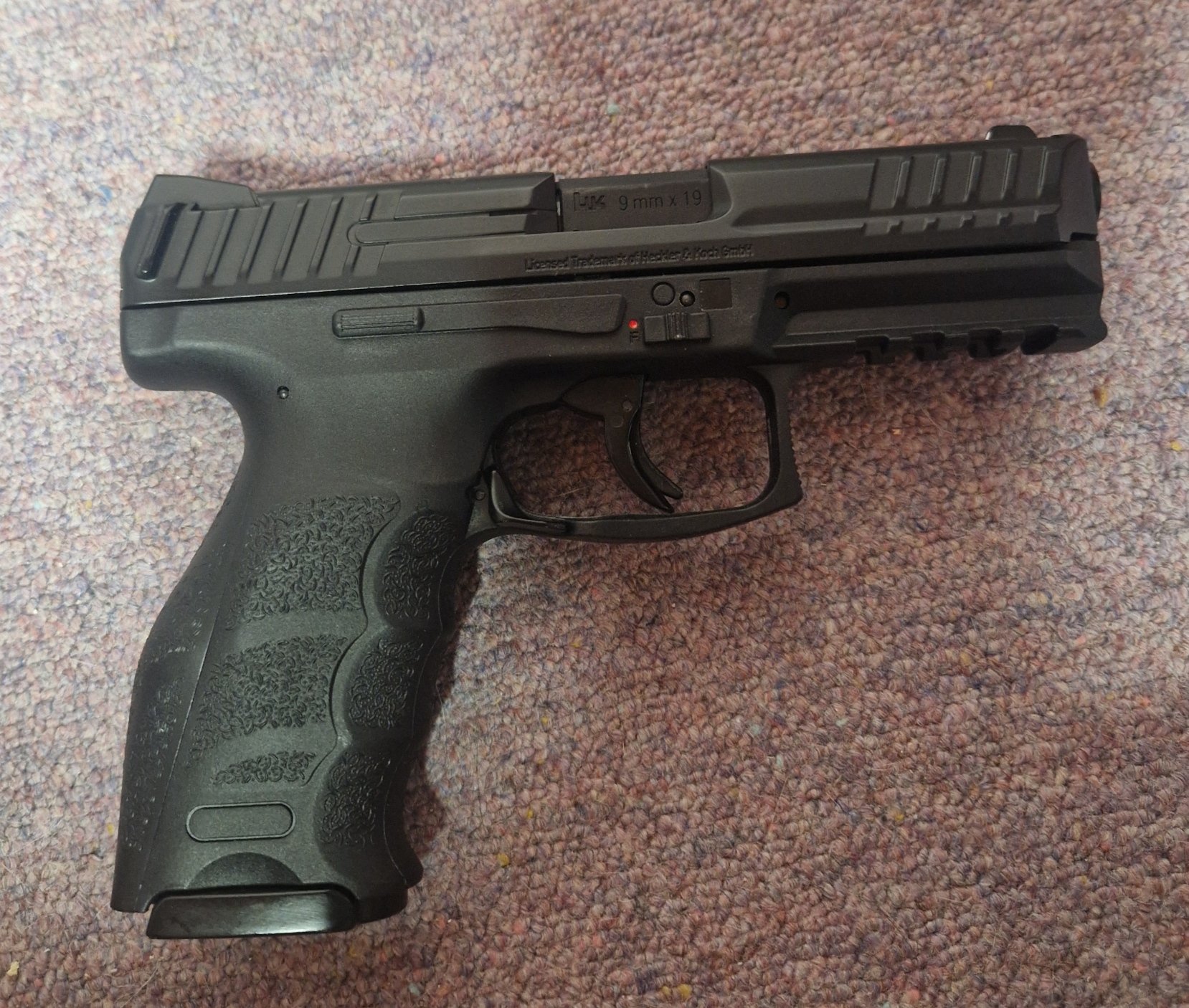 Heckler & Koch VP9 Schwarz - 4,5 mm Stahl BB Blowback Co2-Pistole – Bild 2
