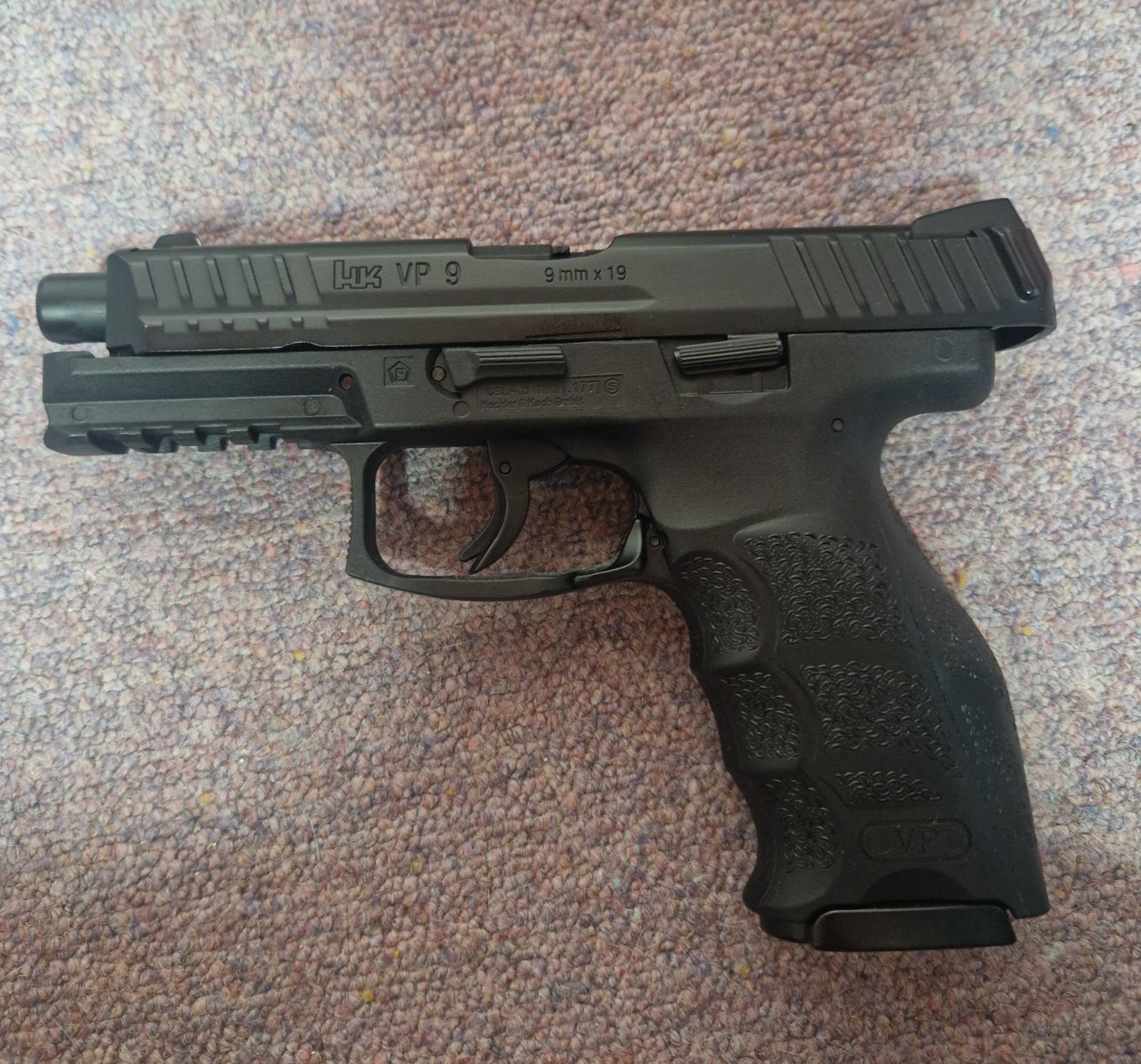 Heckler & Koch VP9 Schwarz - 4,5 mm Stahl BB Blowback Co2-Pistole – Bild 3