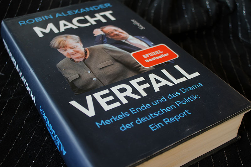 MACHTVERFALL - Merkels Ende und das Drama der deutschen Politik Robin Alexander – Bild 1