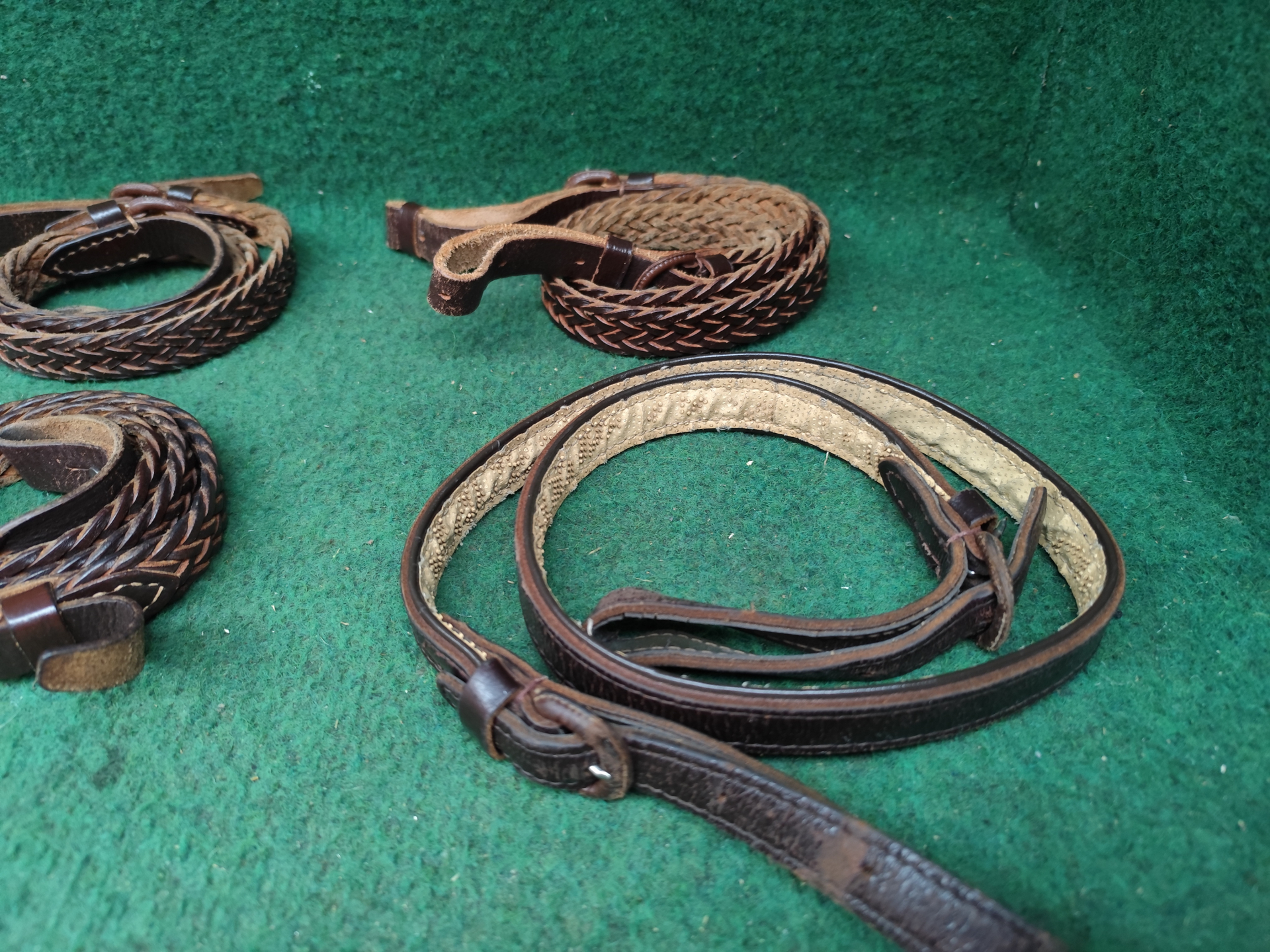 KONVOLUT GEWEHRRIEMEN – Bild 2