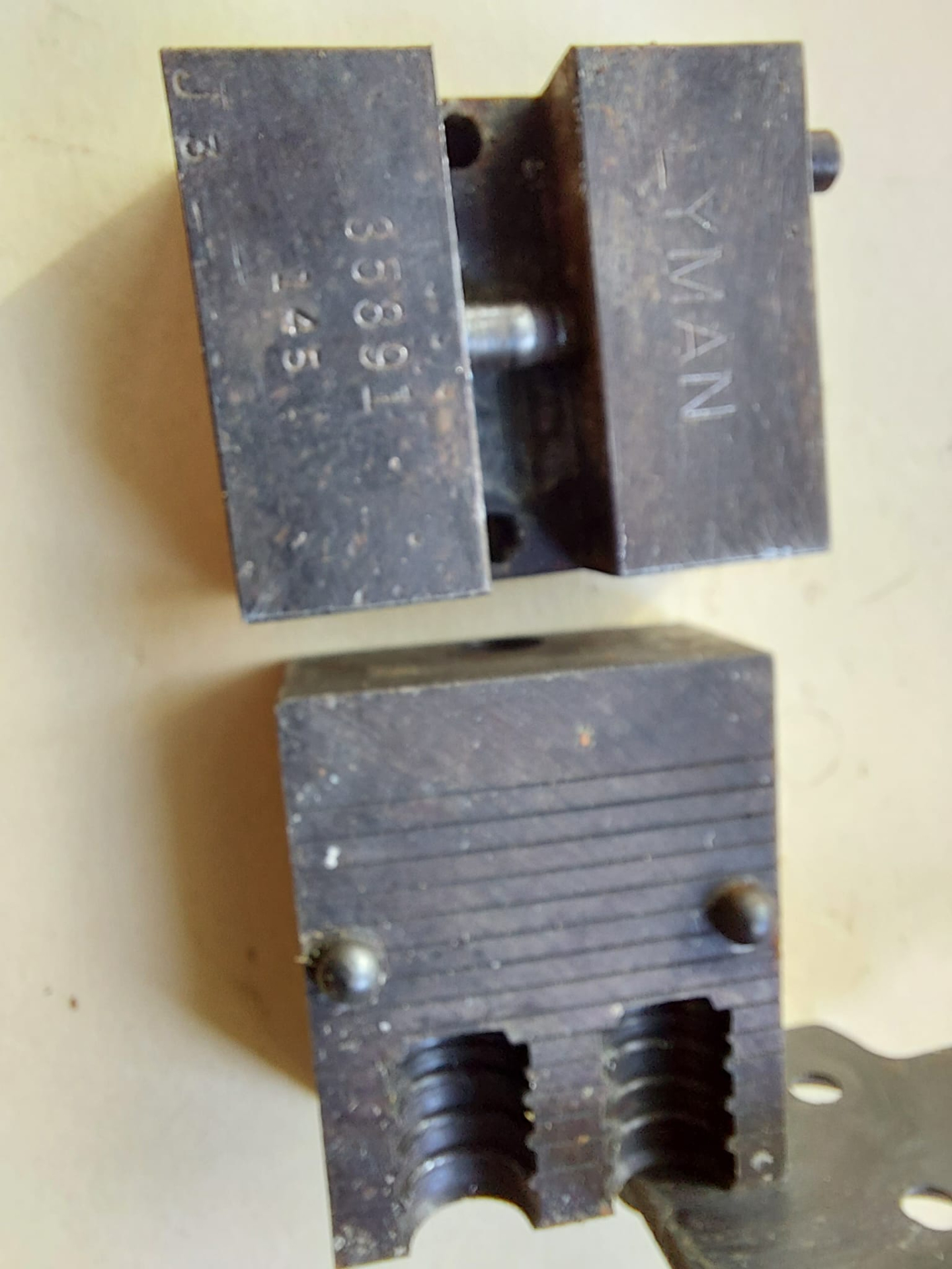 Lyman Doppel-Kokille .38/.357 145gr Wadcutter – Bild 1