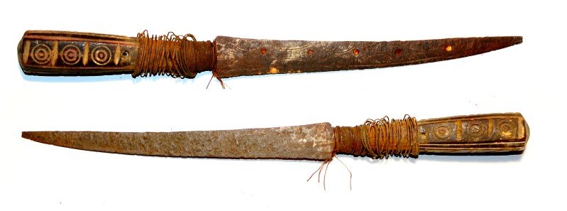 afrikanisches Messer mit Holzgriff – Bild 1