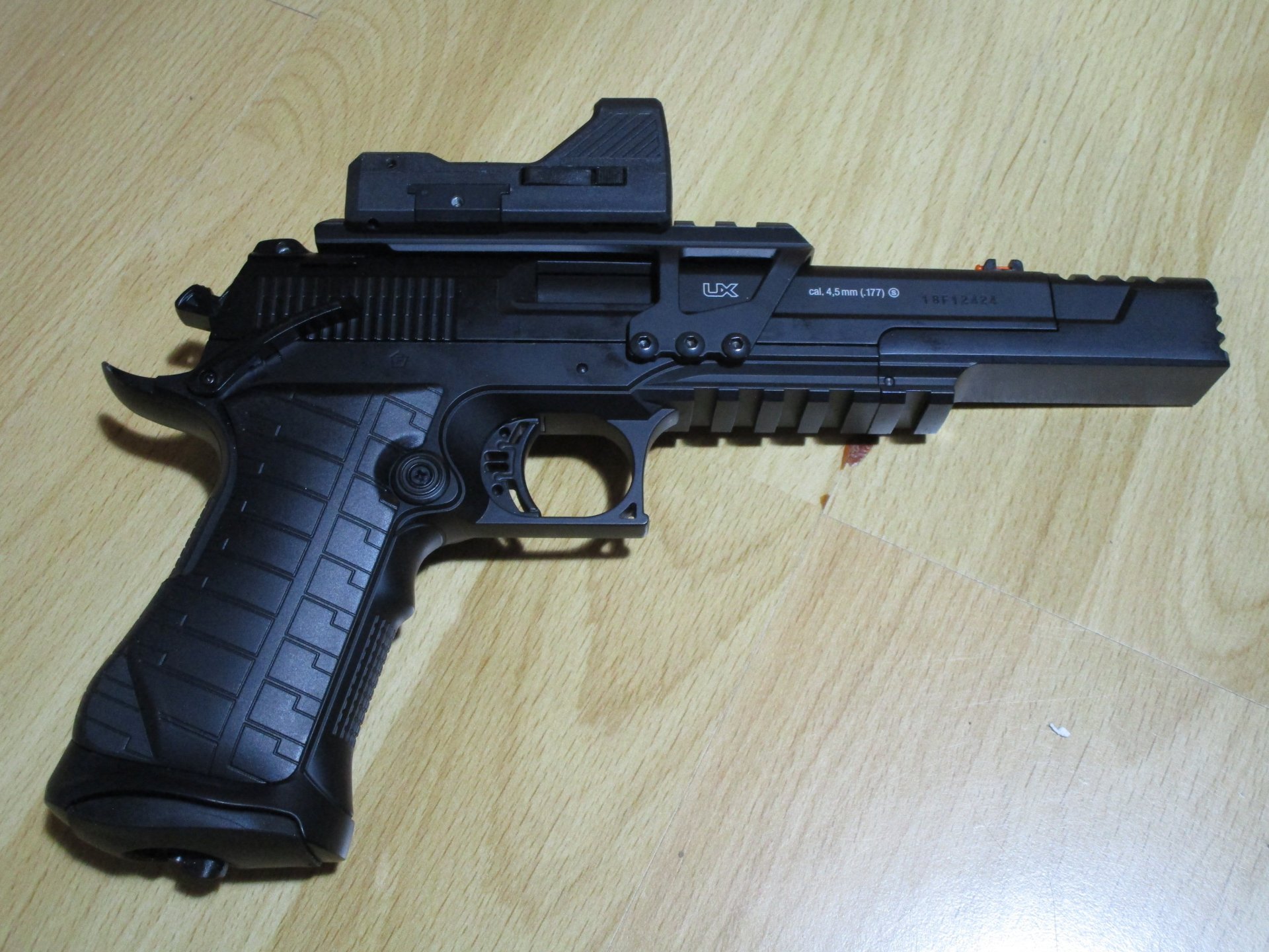 Umarex *****Race Gun***** CO2 Pistole 4,5mm BB Blow Back mit Leuchtpunktvisier – Bild 3