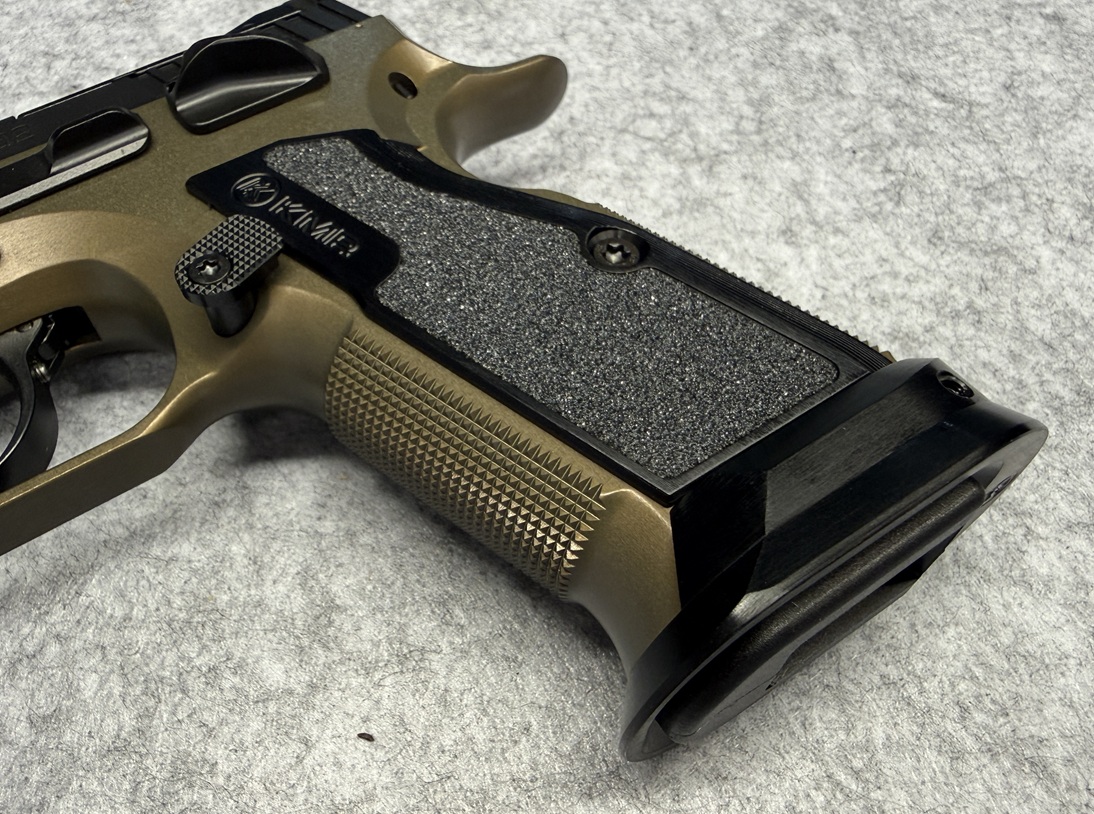 KMR S-O2 SR Optics Ready Special Edition 5,5" mit Gewindelauf im Kaliber .22lr mit Magwell – Bild 1