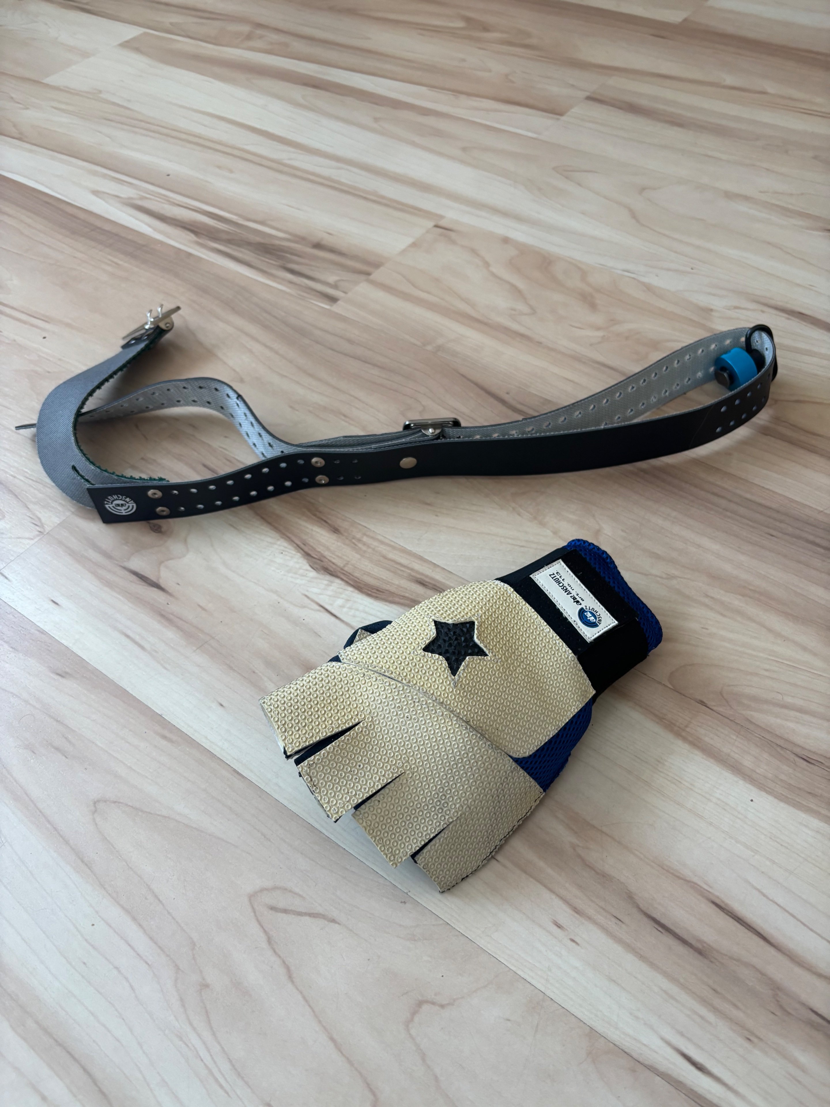 Schießriemen + Schießhandschuh + Riemenbügel – Bild 2