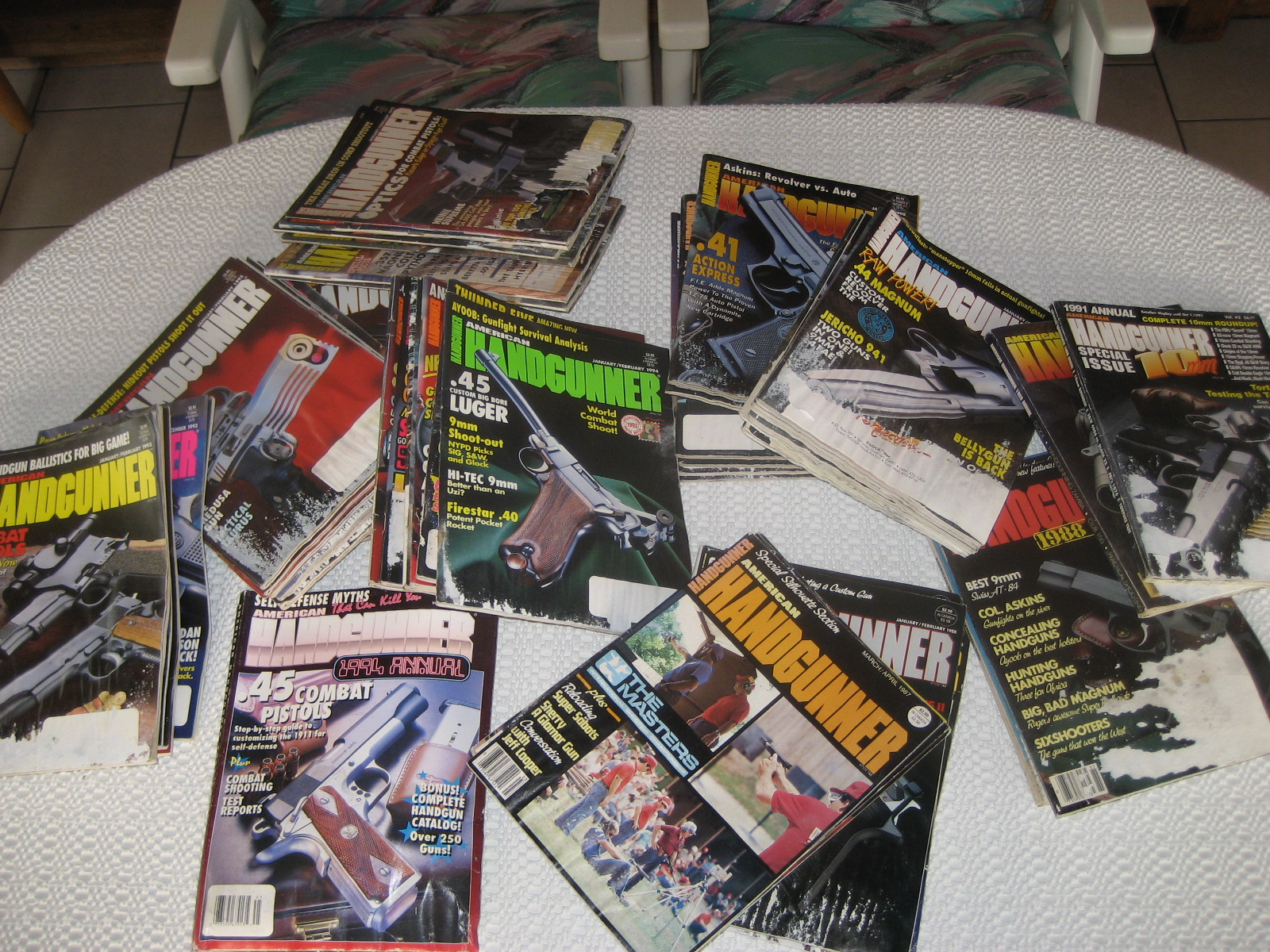 "American Handgunner" Zeitschriften u. Jahresbücher – Bild 1