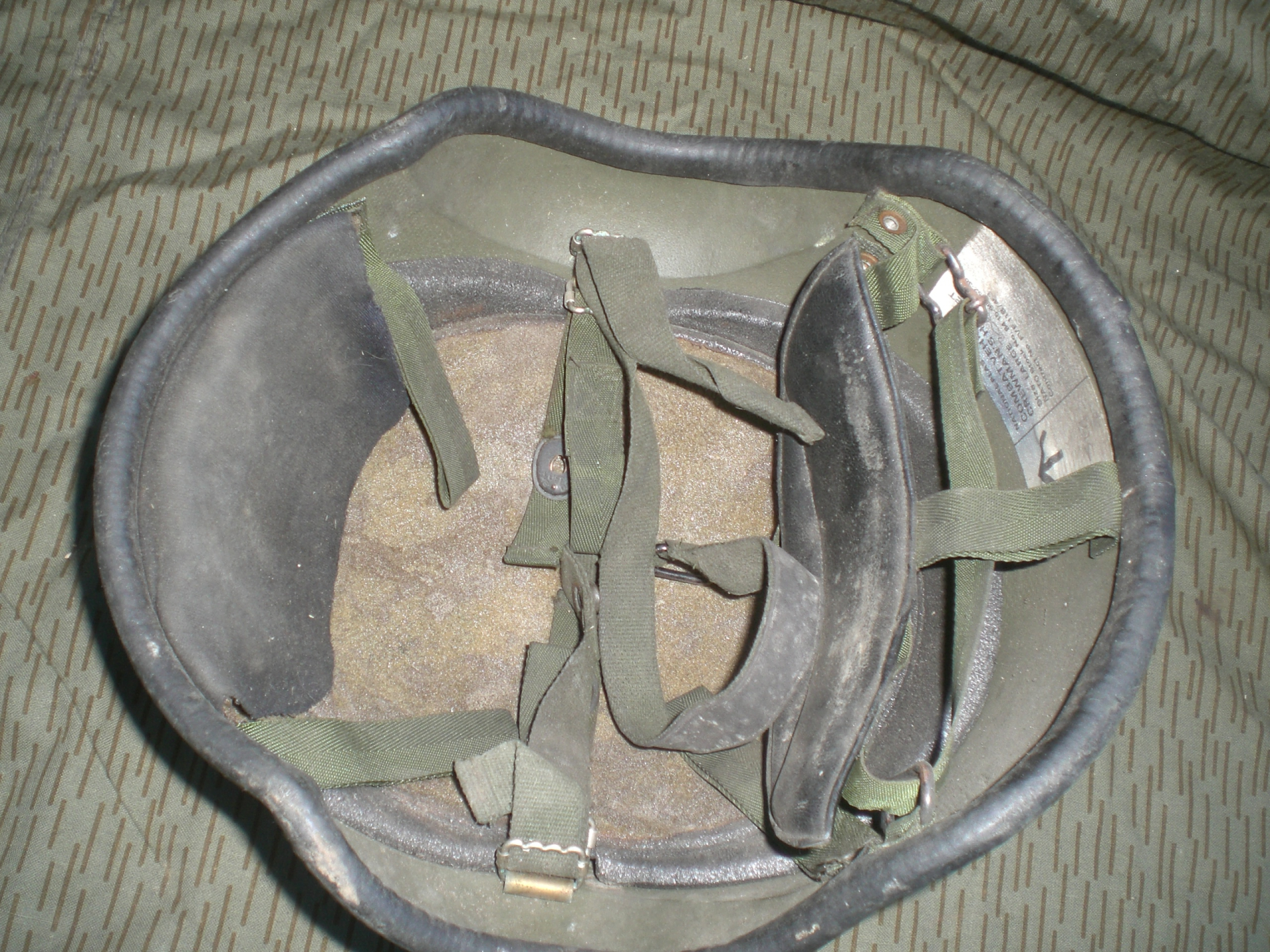 Kevlarhelm für Panzerbesatzungen – Bild 4