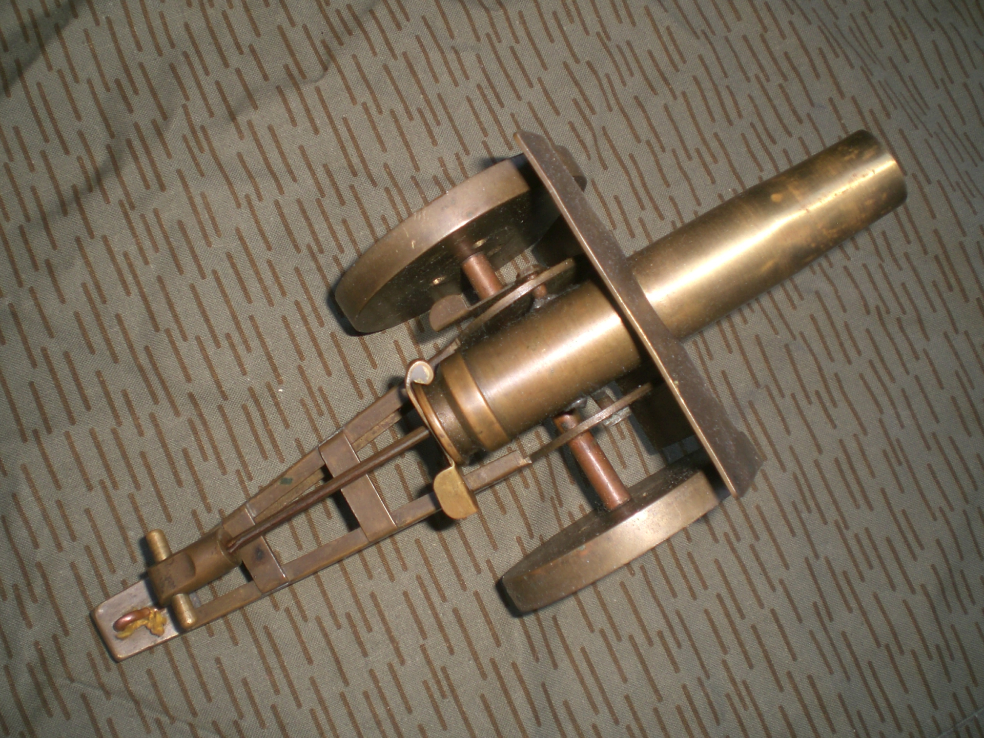 Große Kanone, Spielzeugkanone aus russ. Hülsen 2.Weltkrieg – Bild 2