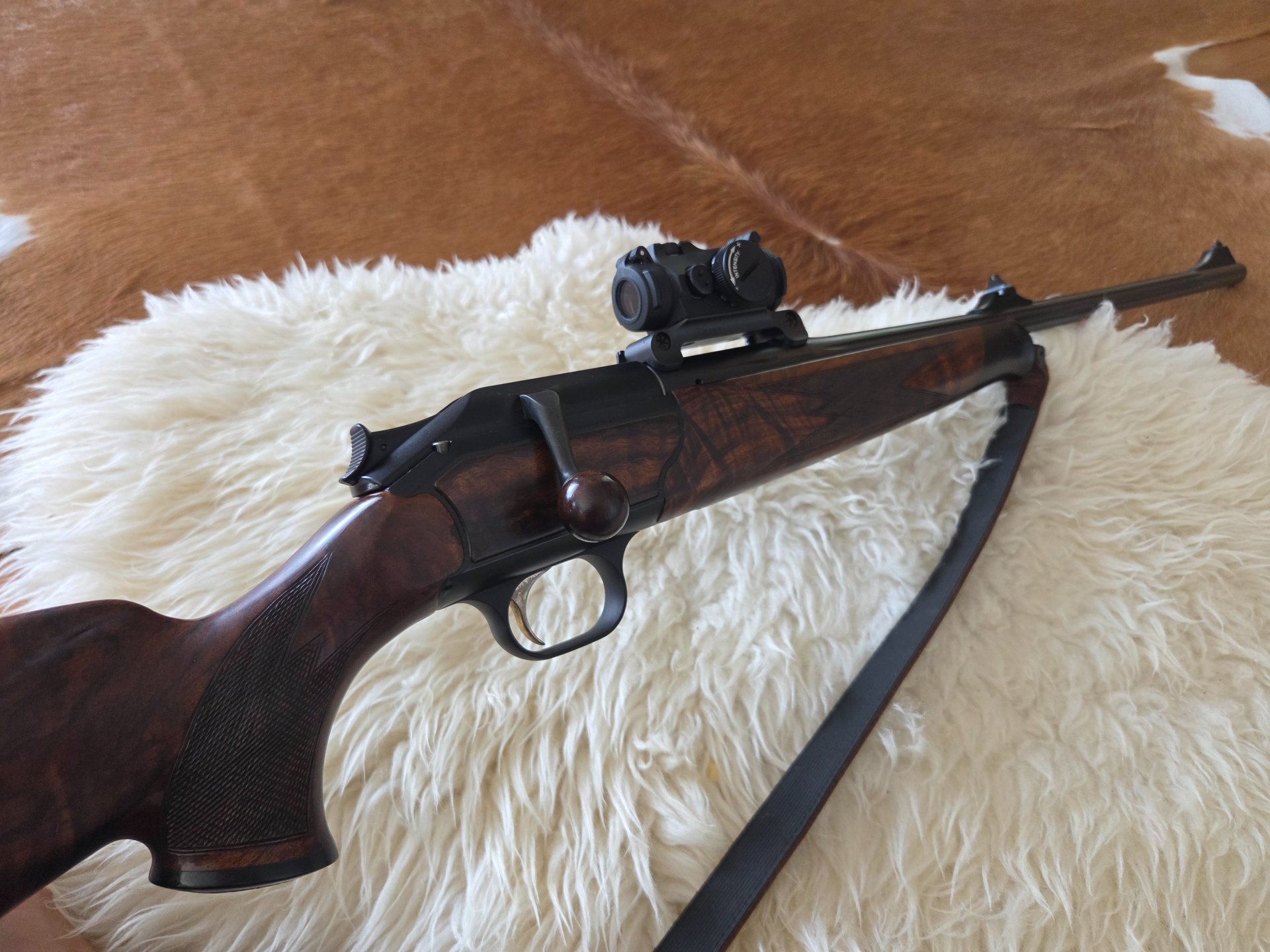 Blaser R93 Attaché im Kaliber 30-06 inkl. Aimpoint Micro H-2 – Bild 1