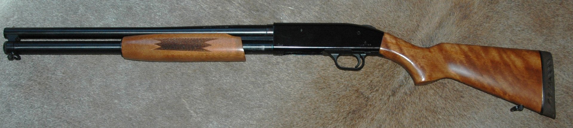 Pump Gun Mossberg 500 A – Bild 1
