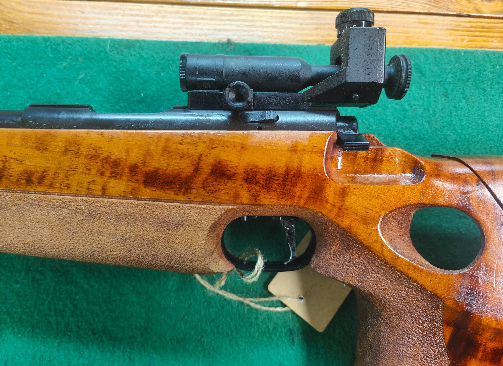 Matchgewehr Walther .22 KK Einzelladerbüchse mit Diopter und Lochschaft – Bild 3