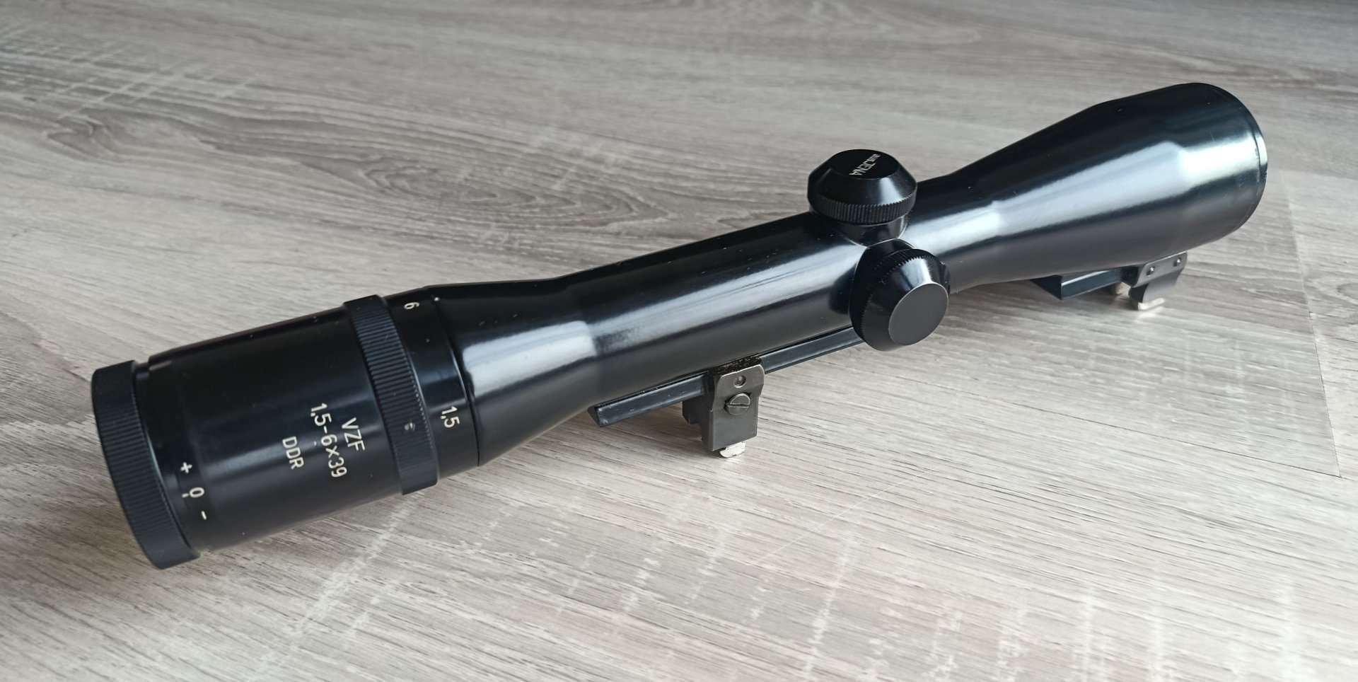 Zielfernrohr Zeiss VZF 1,5-6x39, Absehen 1, Suhler Einhakmontage – Bild 1