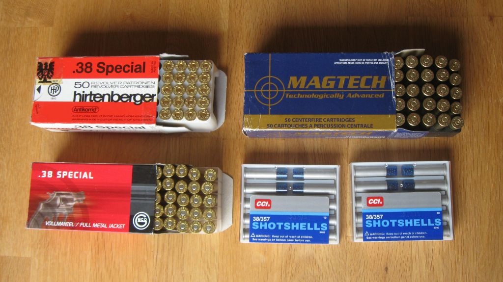 Konvolut Revolvermunition, Kal. 38 Special/357 Magn., Vollmantel, Bleirundkopf und Schrot – Bild 1